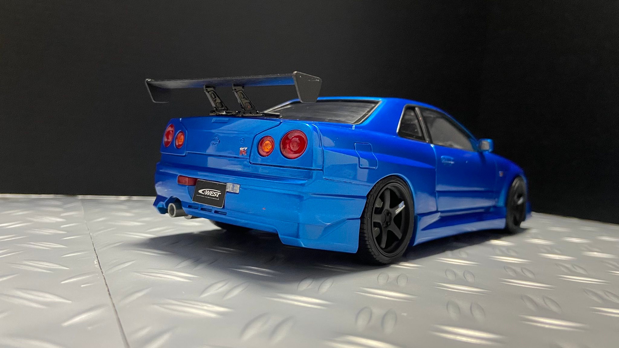 アオシマ 1/24 C-WEST BNR34 スカイラインGT-R '02
