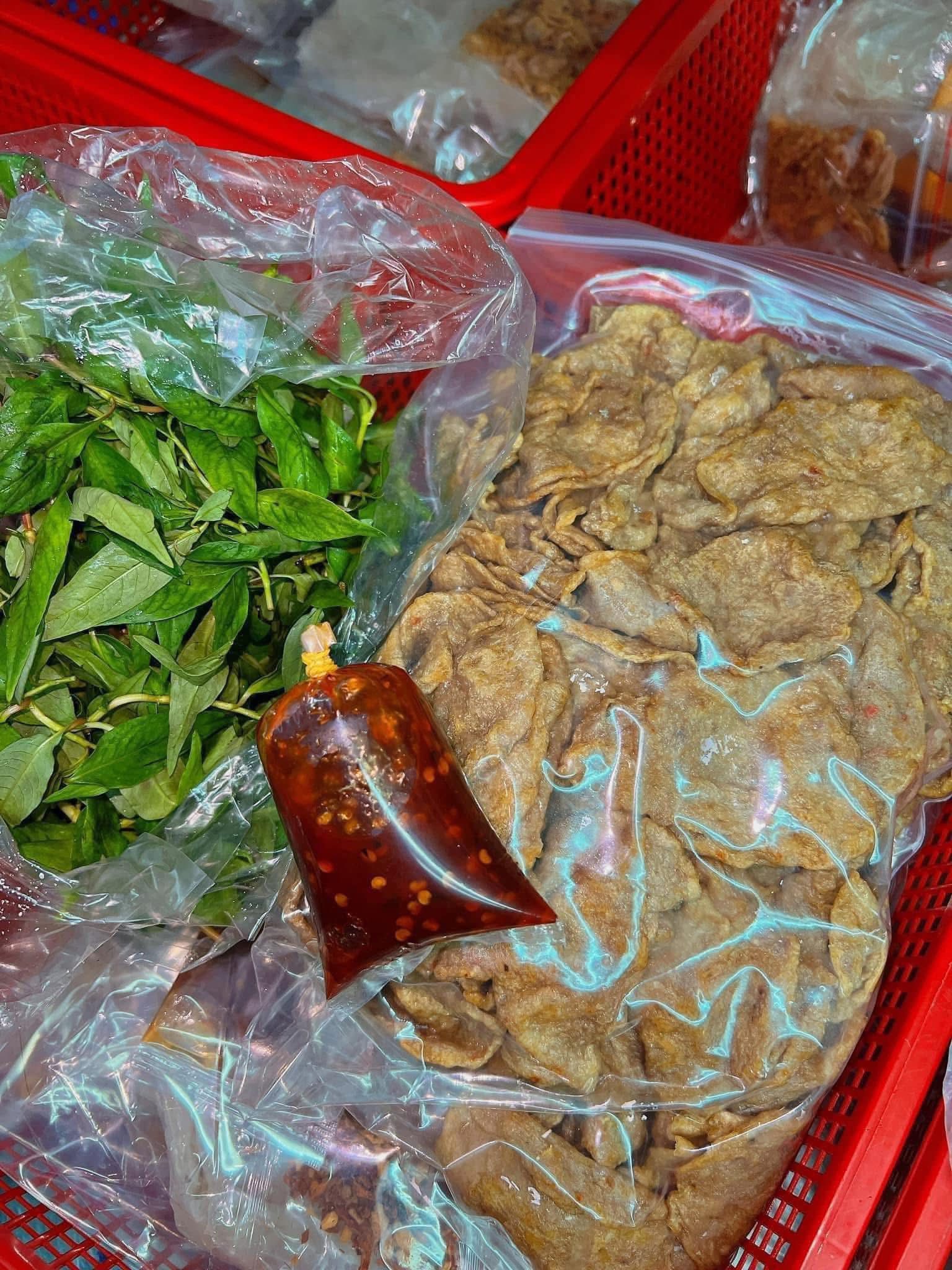Vân Nguyễn - Chả cá mỏng rau răm kèm tương ớt Nửa kg 55k... | Facebook