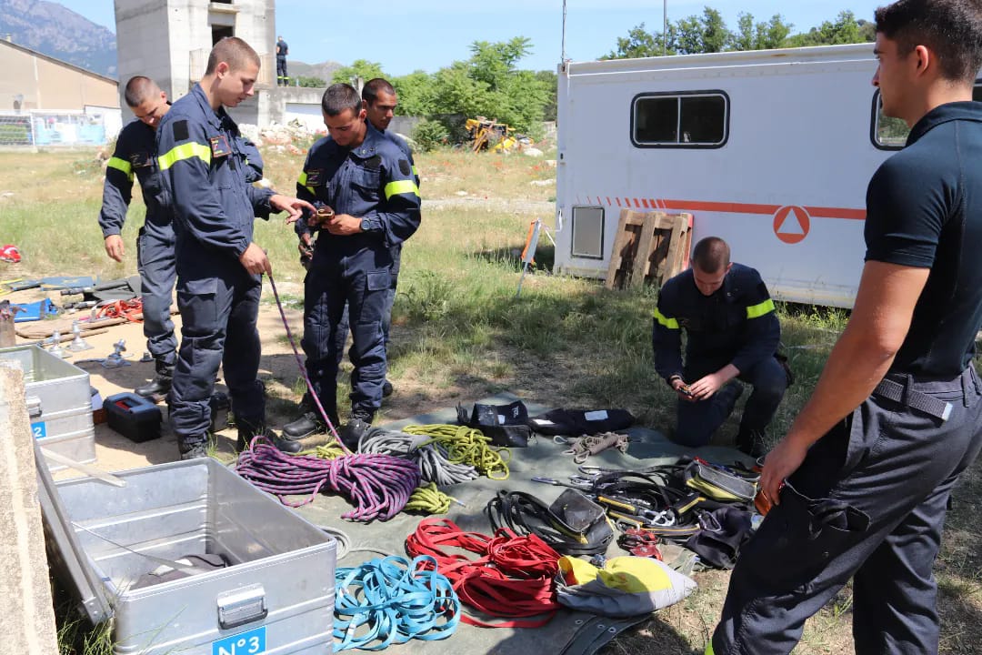UIISC 5 Corte - Les stagiaires du contingent s'exercent au... | Facebook