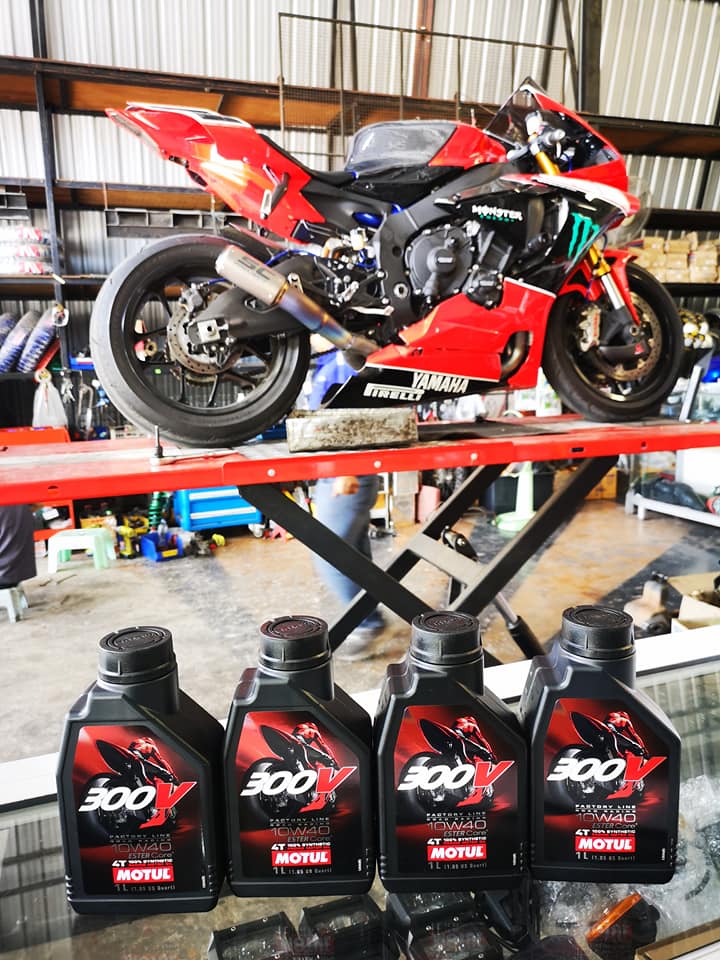 Mega bike - #YAMAHA R1. เลือกใช้ Motul 300V.... | Facebook