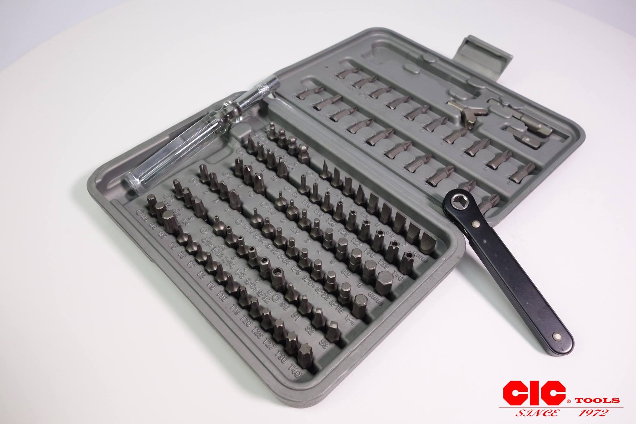 跟大家介紹一組好用的工具─「106PC多樣起子頭組... - 專業手工具開發&生產【金信工業股份有限公司】cic tools | Facebook