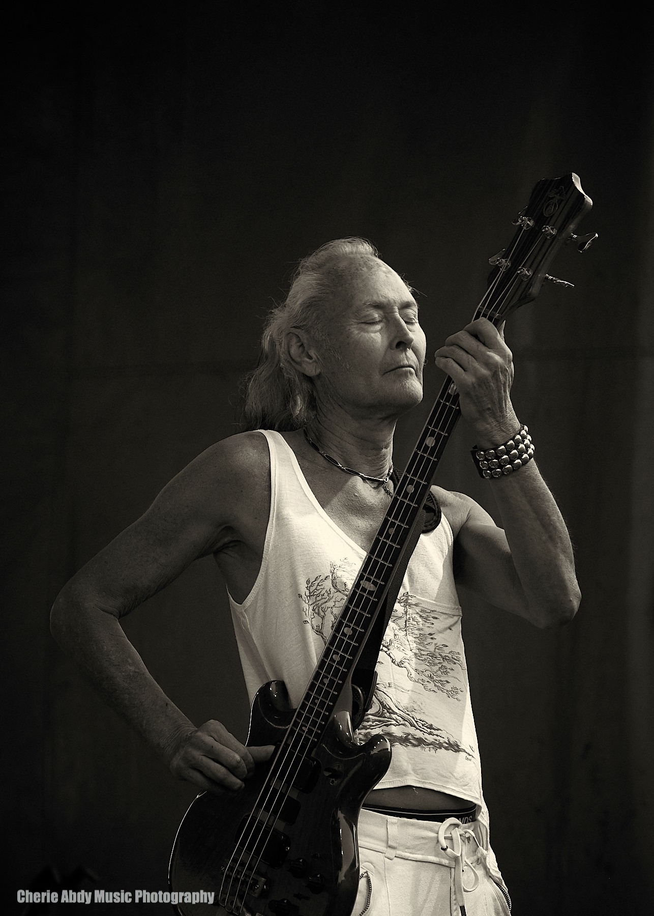 Plus1 - RIP Don Martin - charismatic bass player...