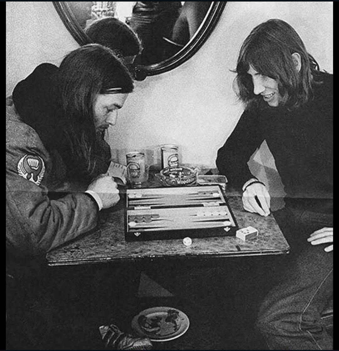 David Gilmour & Roger Waters playing backgammon.