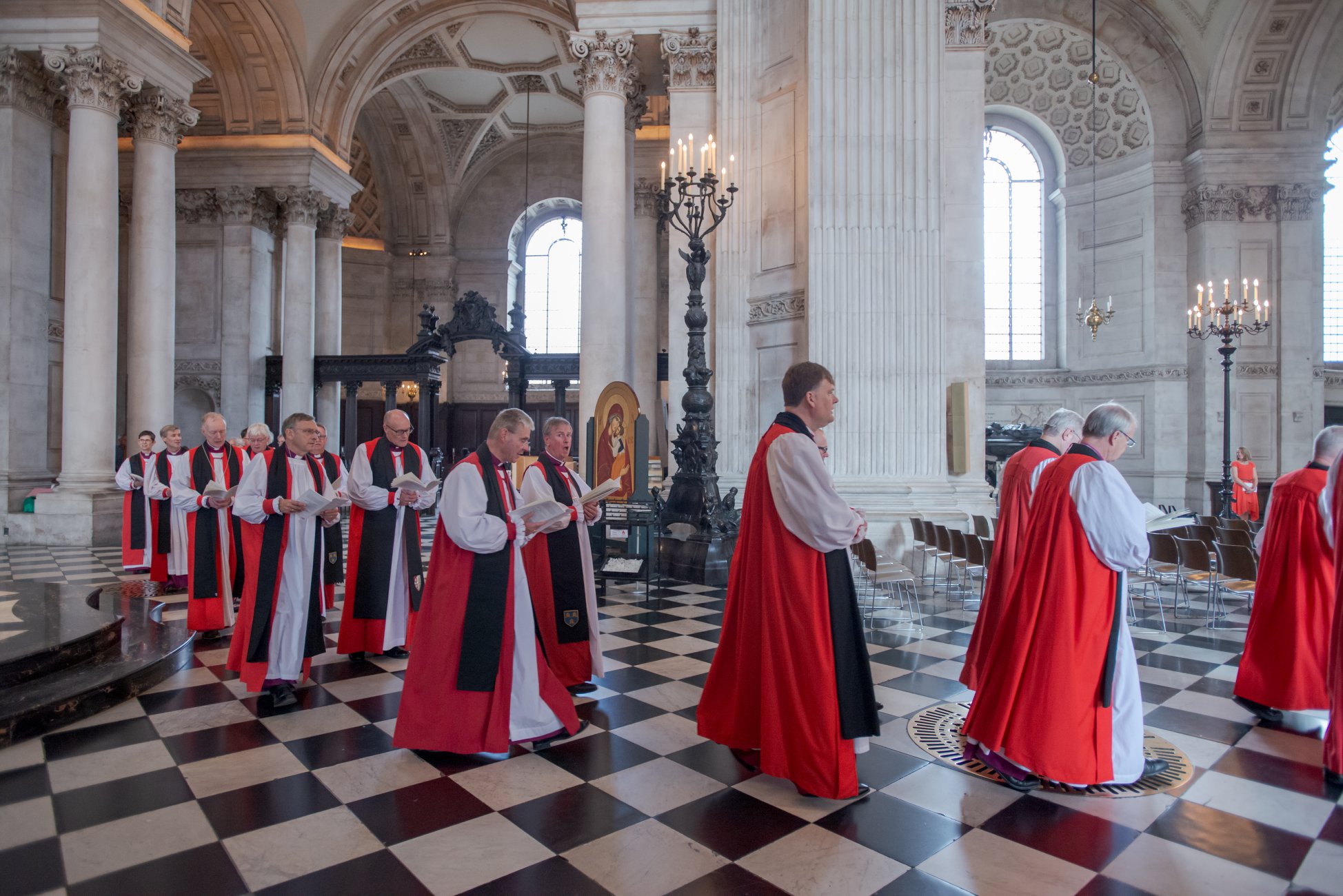 Diocese of Portsmouth - The bishops are dressed in rochet (the white ...