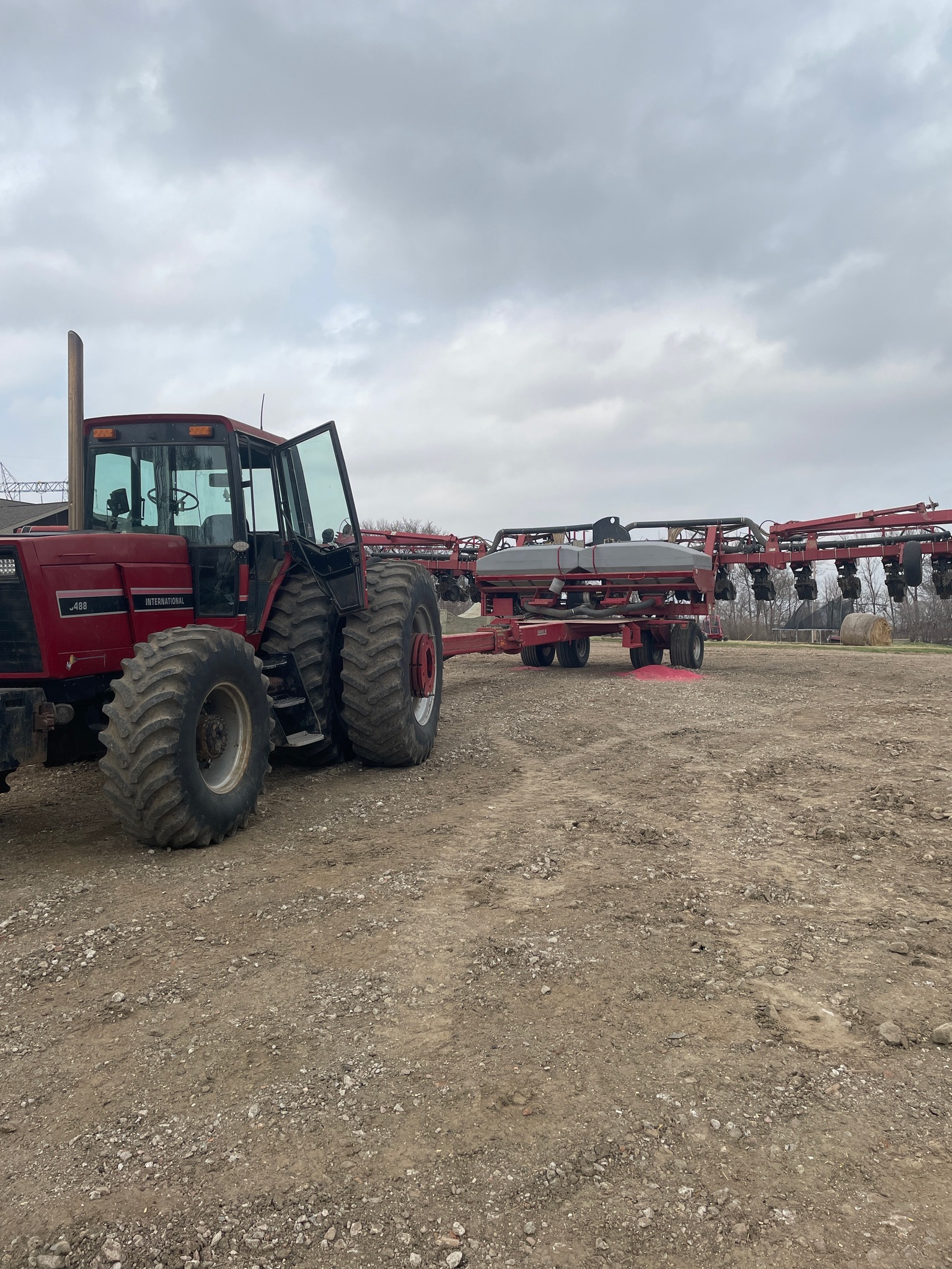 Can a 2013 Magnum 260 run a 1200 planter at 12 or 13 rpm?