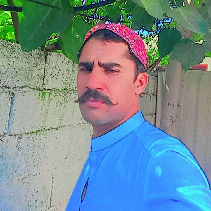 ‏لاہور میں ٹرام منصوبے پر نان لیگیوں کے بھنگڑے دیکھ کر چاچا ساجد یاد آ ...