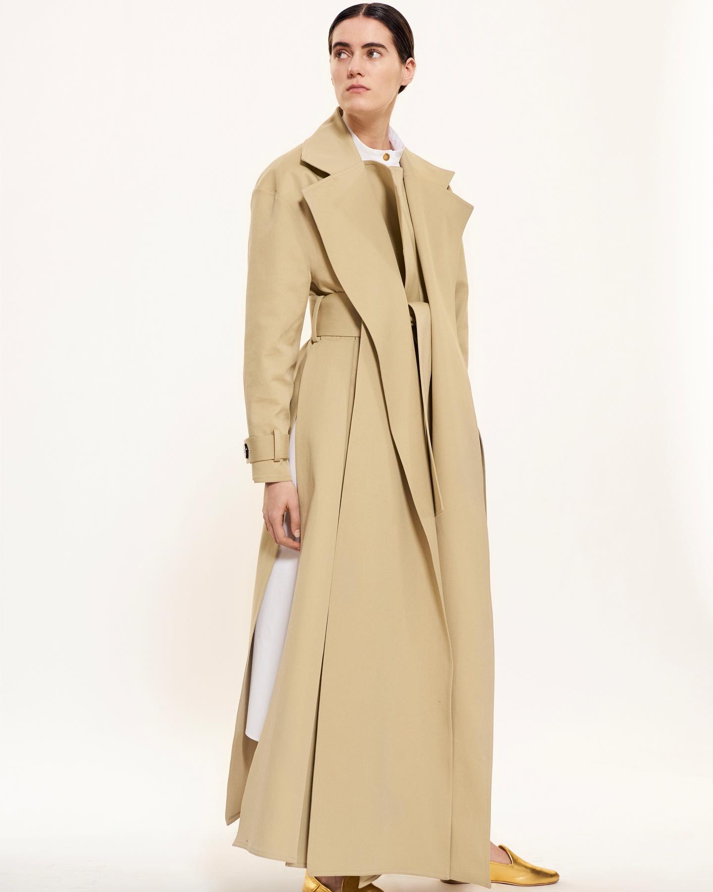 Maison - The trench coat, the favorite piece to start a new season 