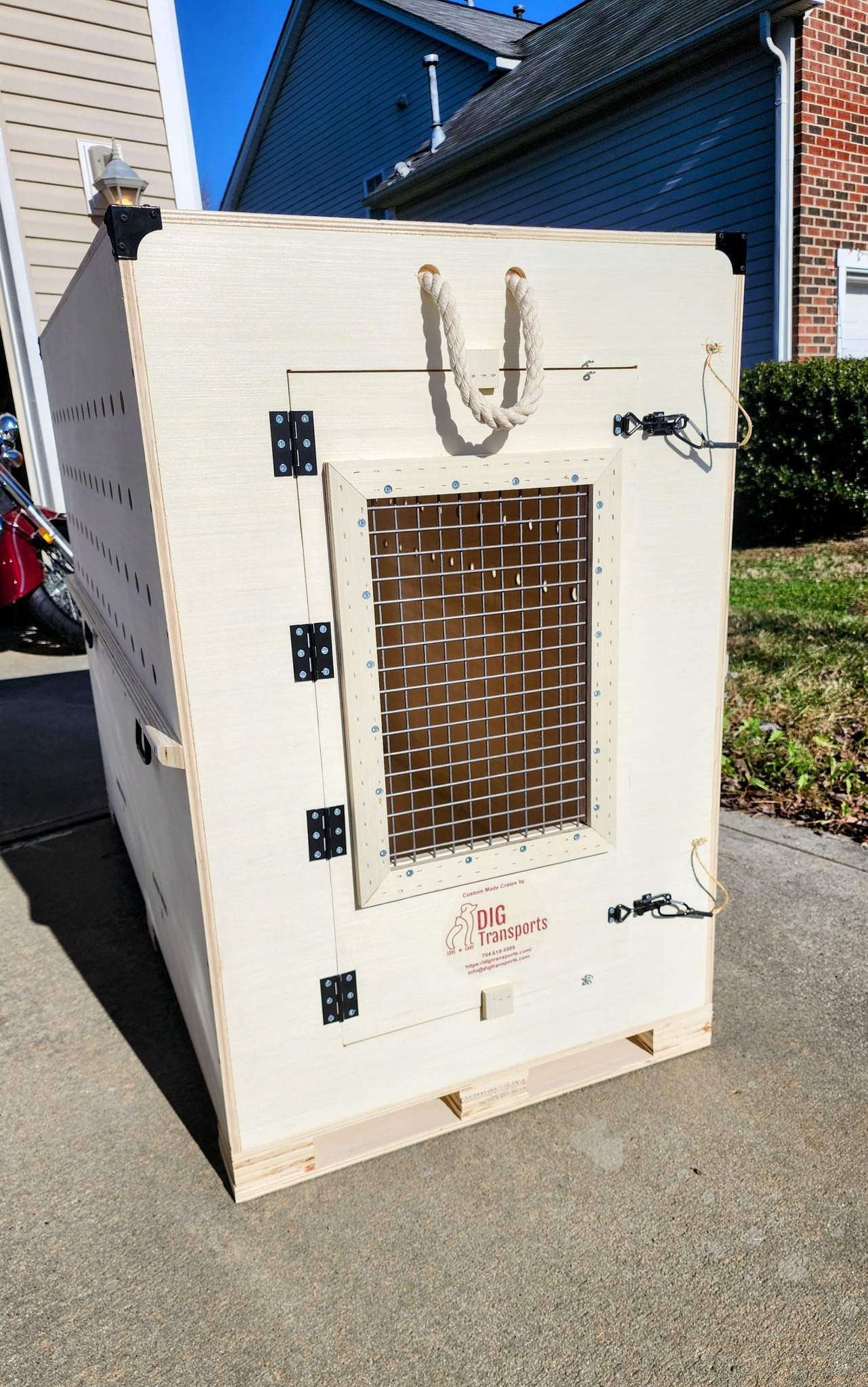 DIG Transports, Custom Crates & Furniture | Concord NC