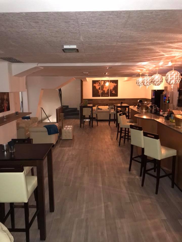 Moon Bar Bienvenue Au Moon Bar Rue Centrale 25 3963