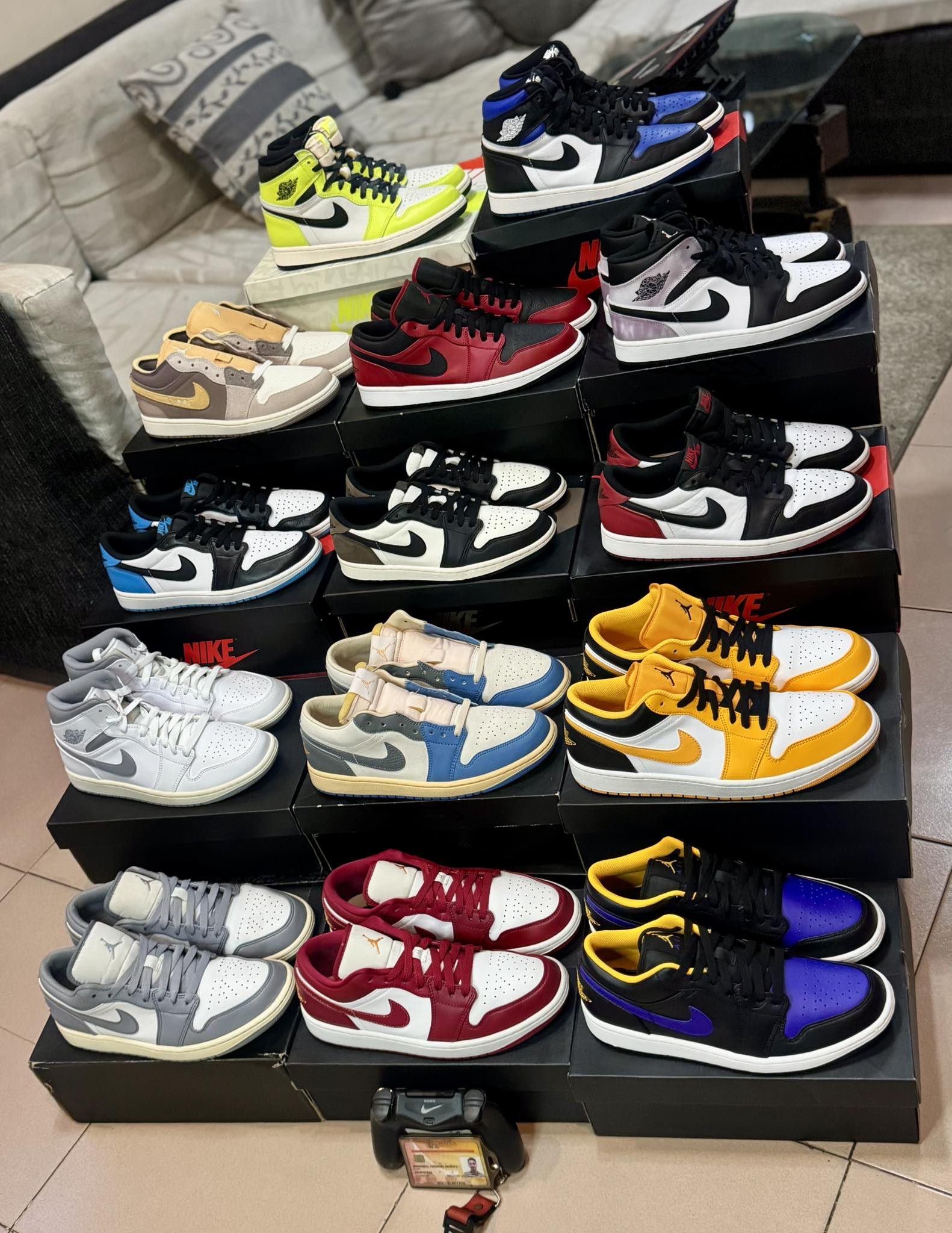 NIKE AIR JORDAN 1 RETRO LOW OG “ROOKIE OF THE YEAR” SKU:: CZ0790 