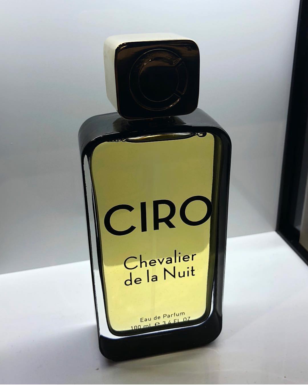 Chevalier De La Nuit Parfums Ciro pour homme et femme