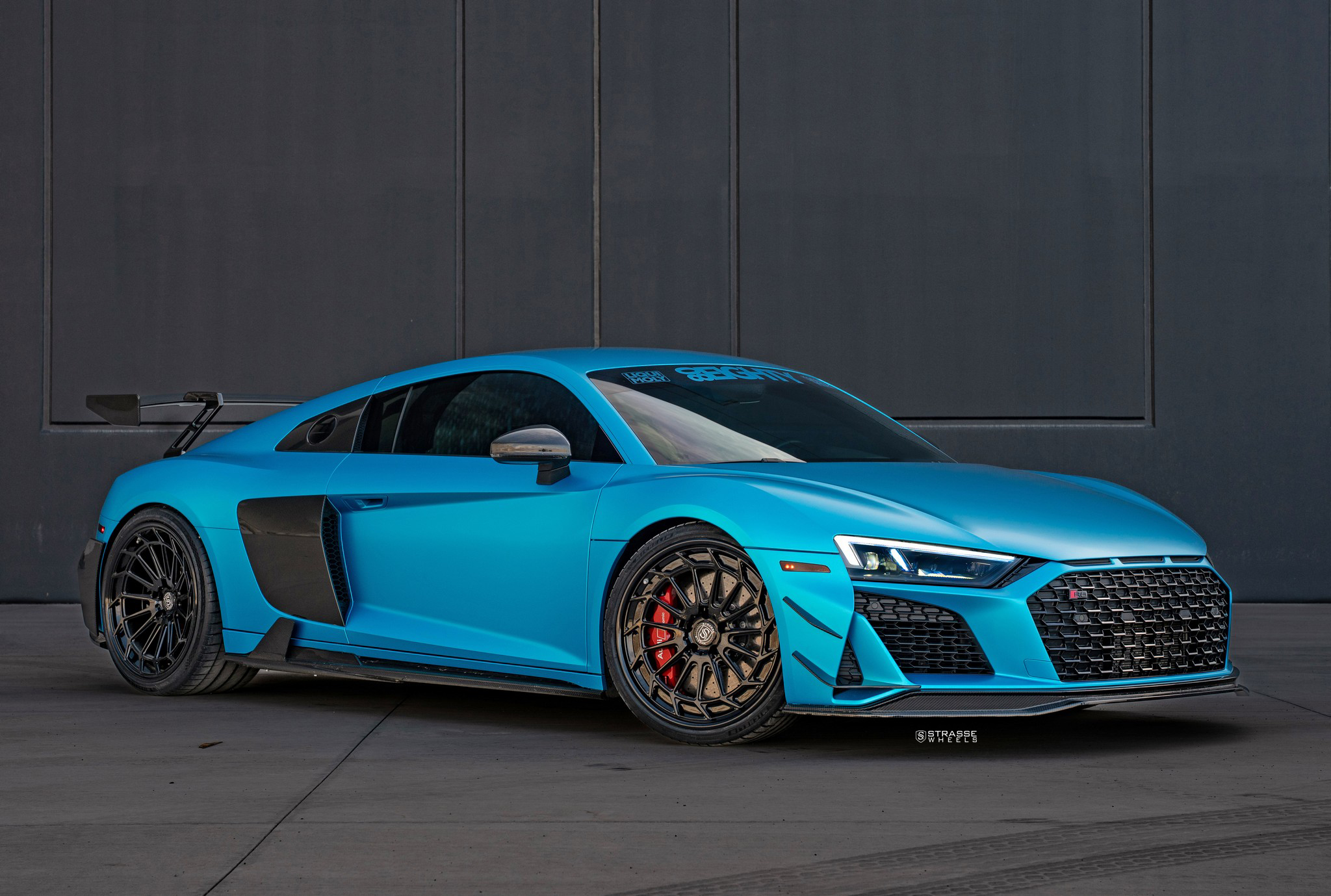 Audi #R8 equipped with our #Vossen HF-5 wheels in a custom finish