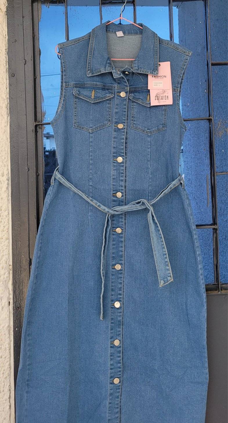 Robe En Jean Fashion Taille L - Coupe Droite Sans Manches - Longueur Genou - Occasion Très Bon état