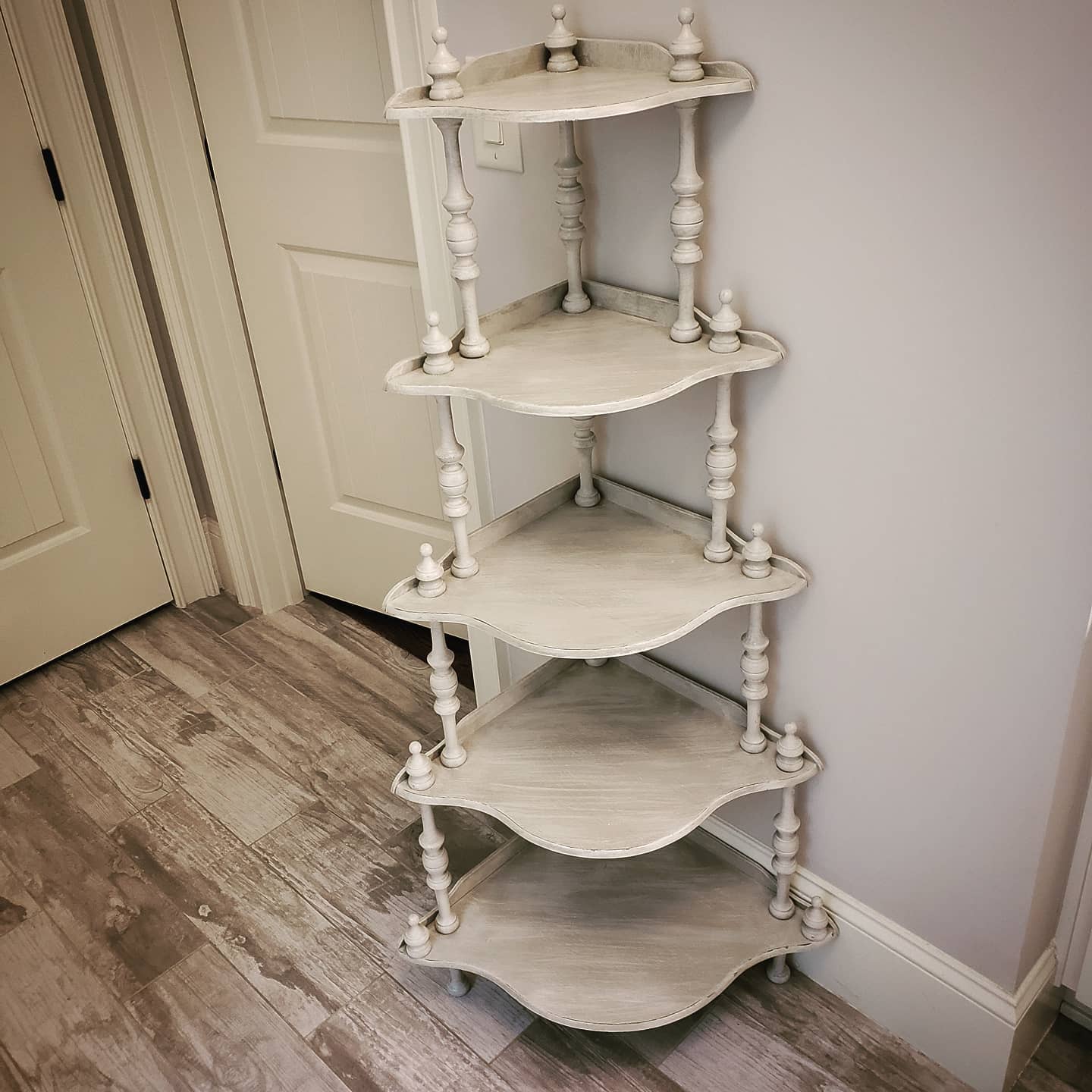NEW ARRIVAL ! Vintage Corner... - Rust & Roses Boutique
