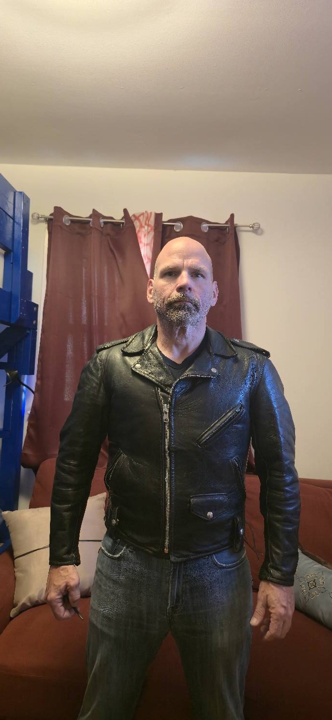 Identifying a vintage Schott Perfecto leather jacket?