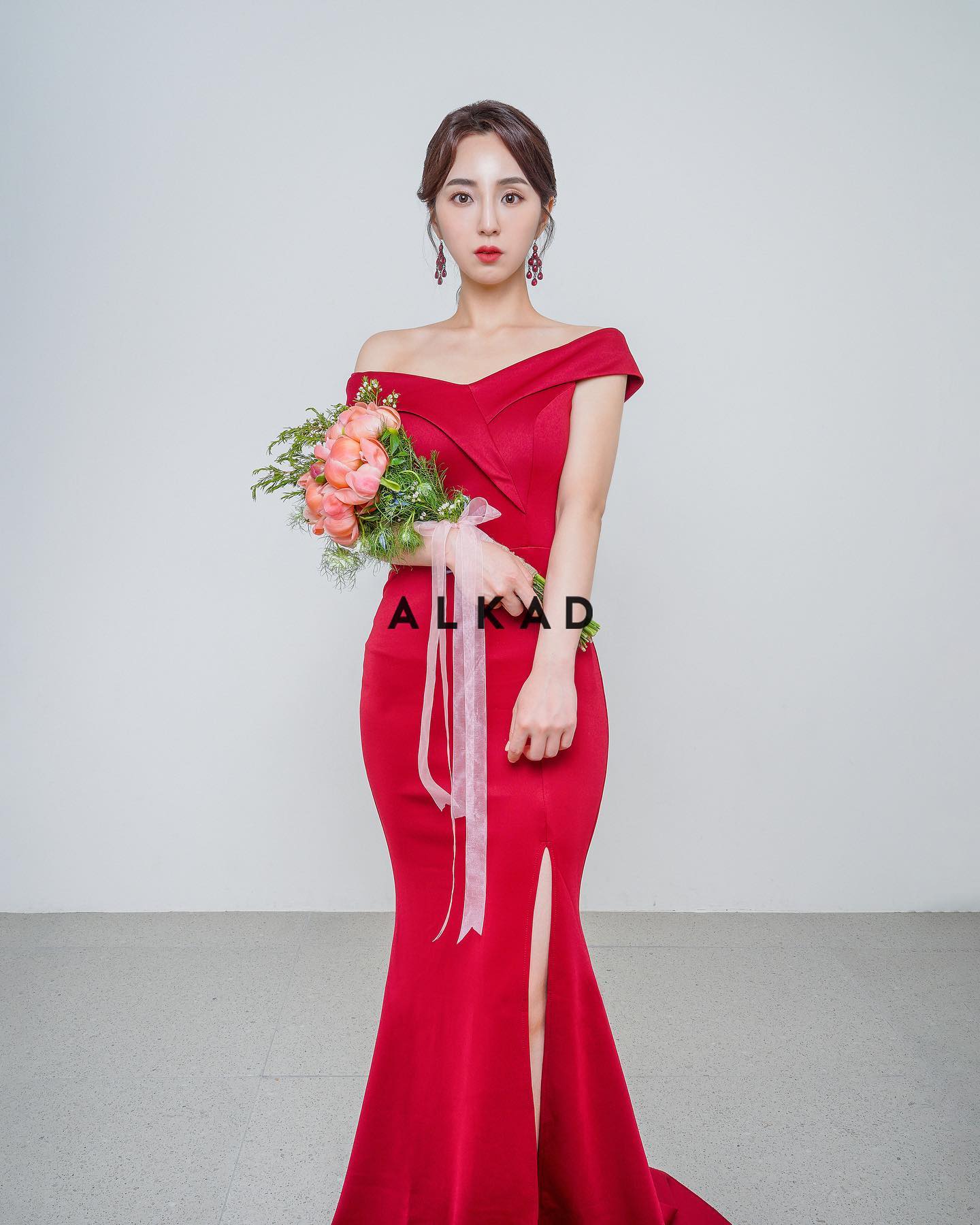 Alkad Studio - 나를 기록하는 습관🌹 #일상을특별하게 #하이엔드셀프사진관... | Facebook