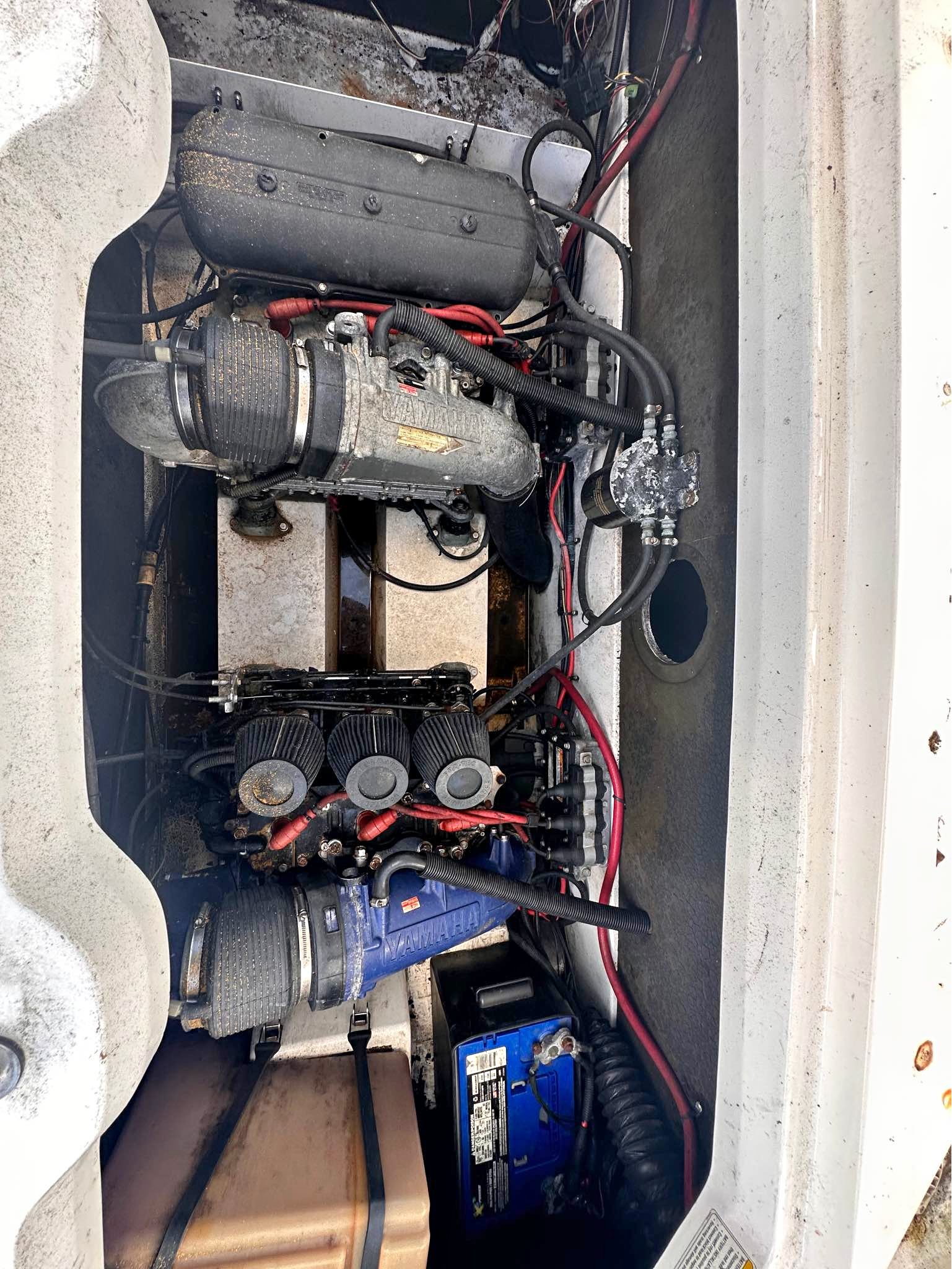 2000 Yamaha ls2000
