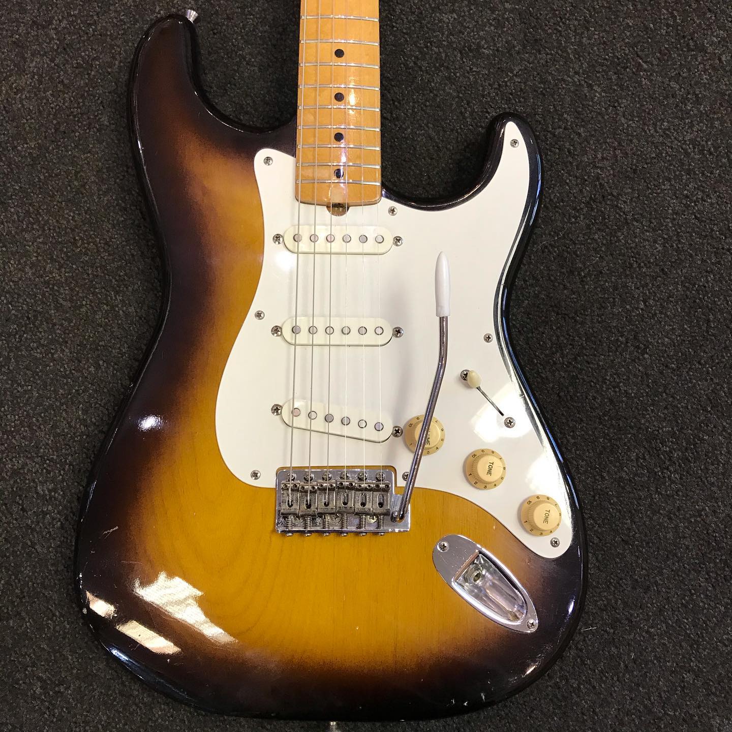 1987 Tokai SD653 Custom Edition Model. Nice Dark R/W Slab-Board