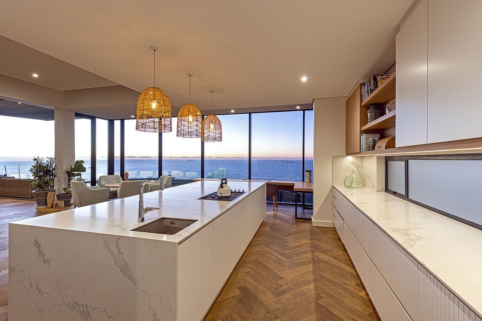 Mobius - A neutral pallet was used to design the kitchen...