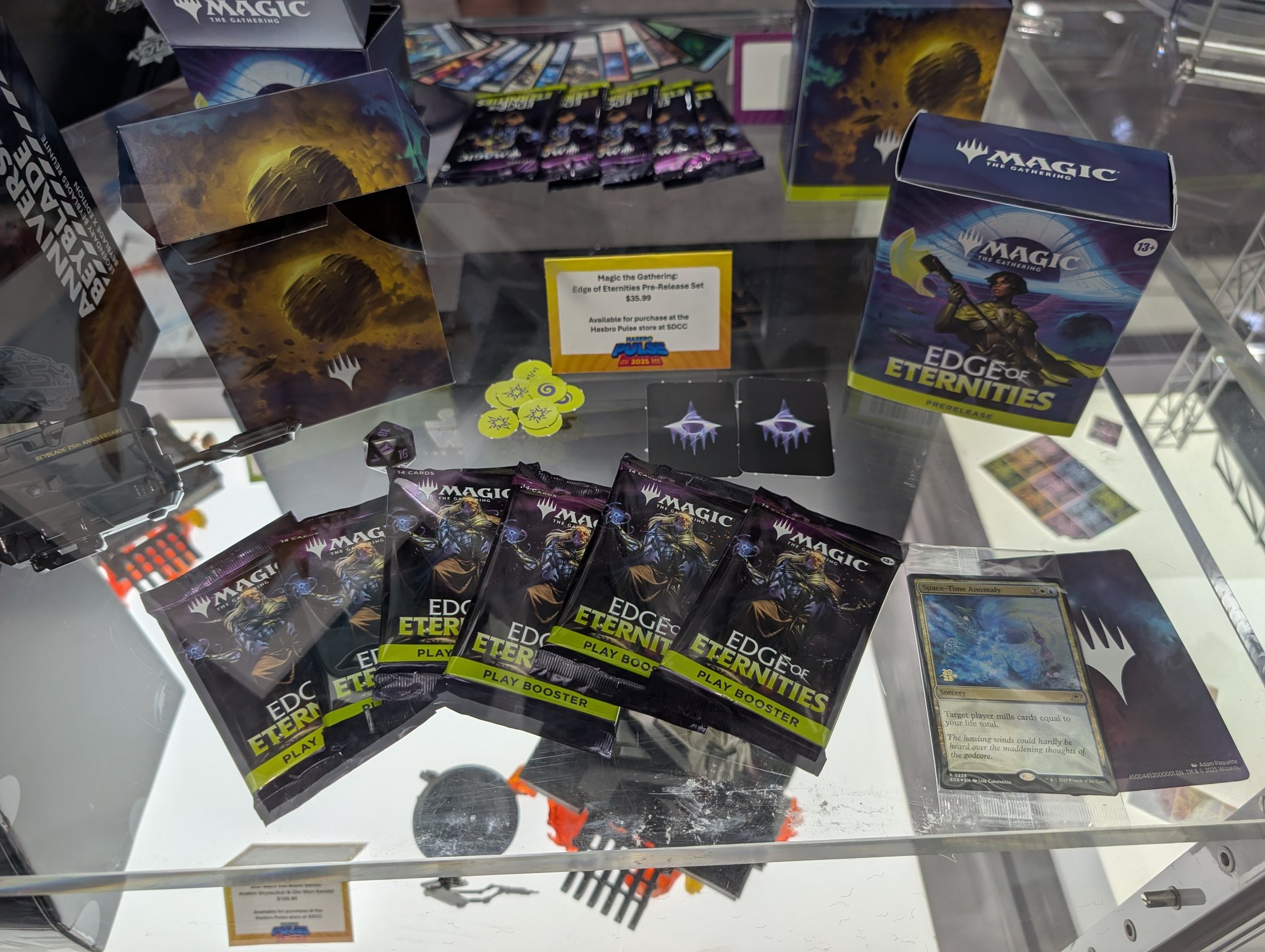 Here's the MTG available at the Hasbro SDCC booth.