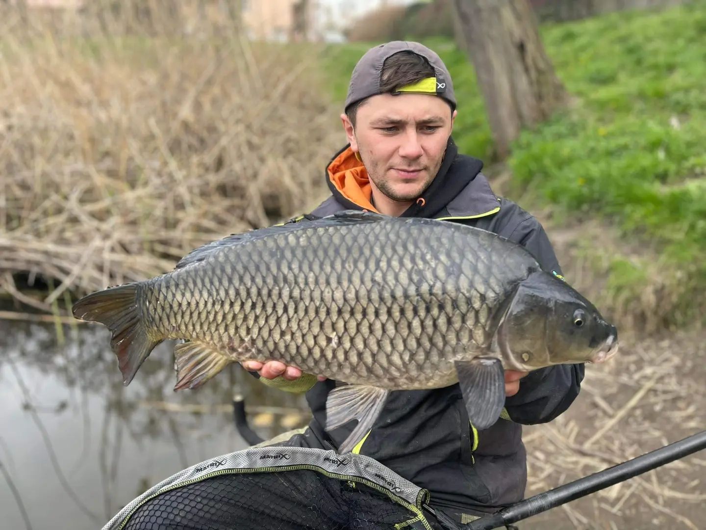 Fish Matrix - Zobaczcie jaki okaz się trafił Łukaszowi... | Facebook