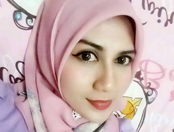 Cinta Selembut Sutera Lirik Lagu Aku Dia Kenangan Di Badai Asmara Haruskah Aku Terus Merayu Padamu Haruskah Aku Taburi Janji Beribu Untuk Menembusi Tembok