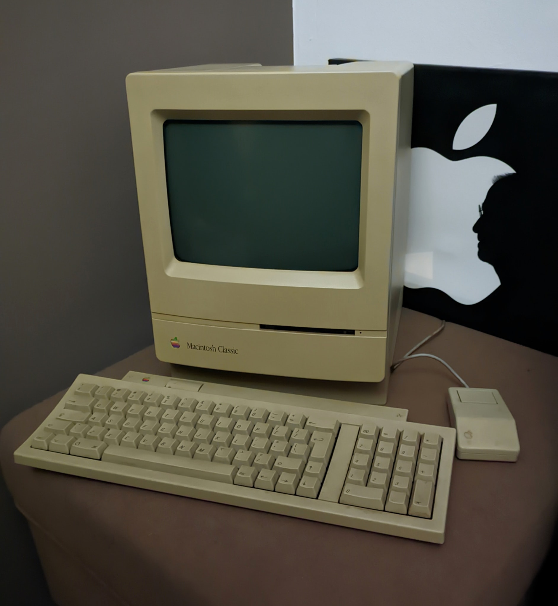 Checkout this throwback from @museumsvictoria 🤩 Apple Macintosh