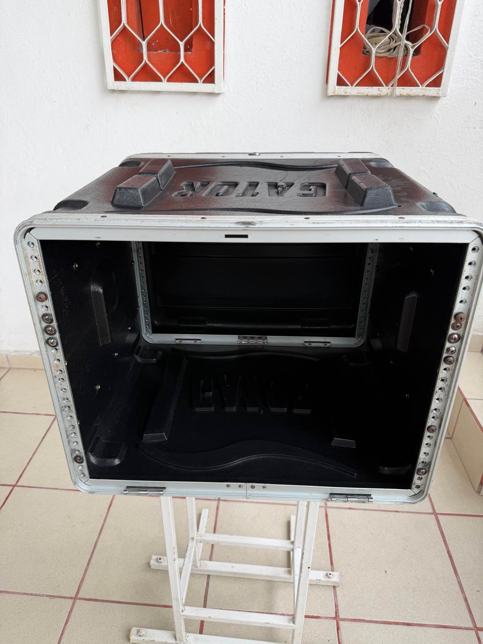 Case 6 espacios gator - Amplifier Bags, Cases & Covers - Ciudad Avila ...