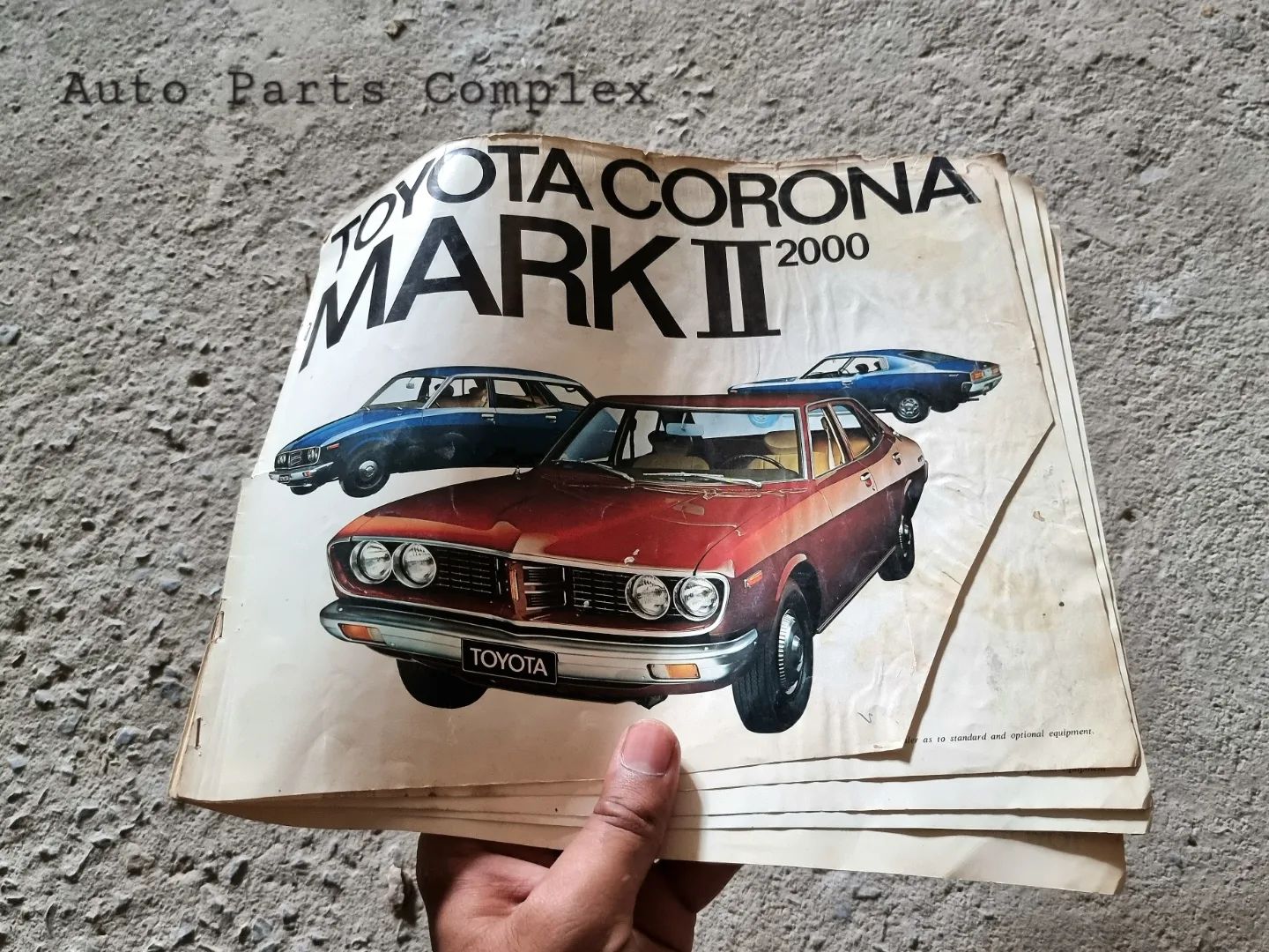 Up for grabs Toyota mark II 1974-76 factory brochure DM for