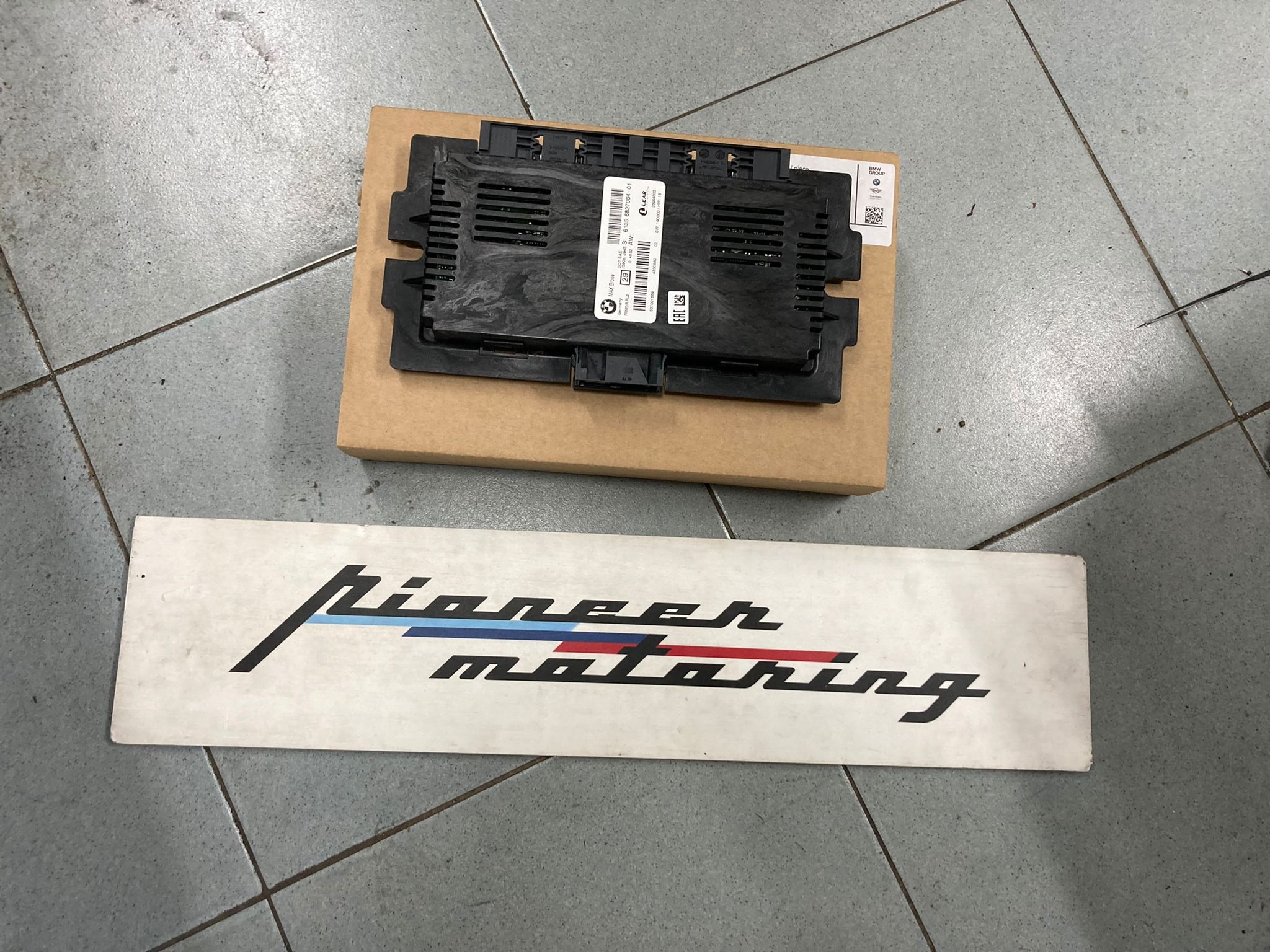 今次既主角係2009年E90 325i, 更換FRM Module.... - Pioneer Motoring | Facebook