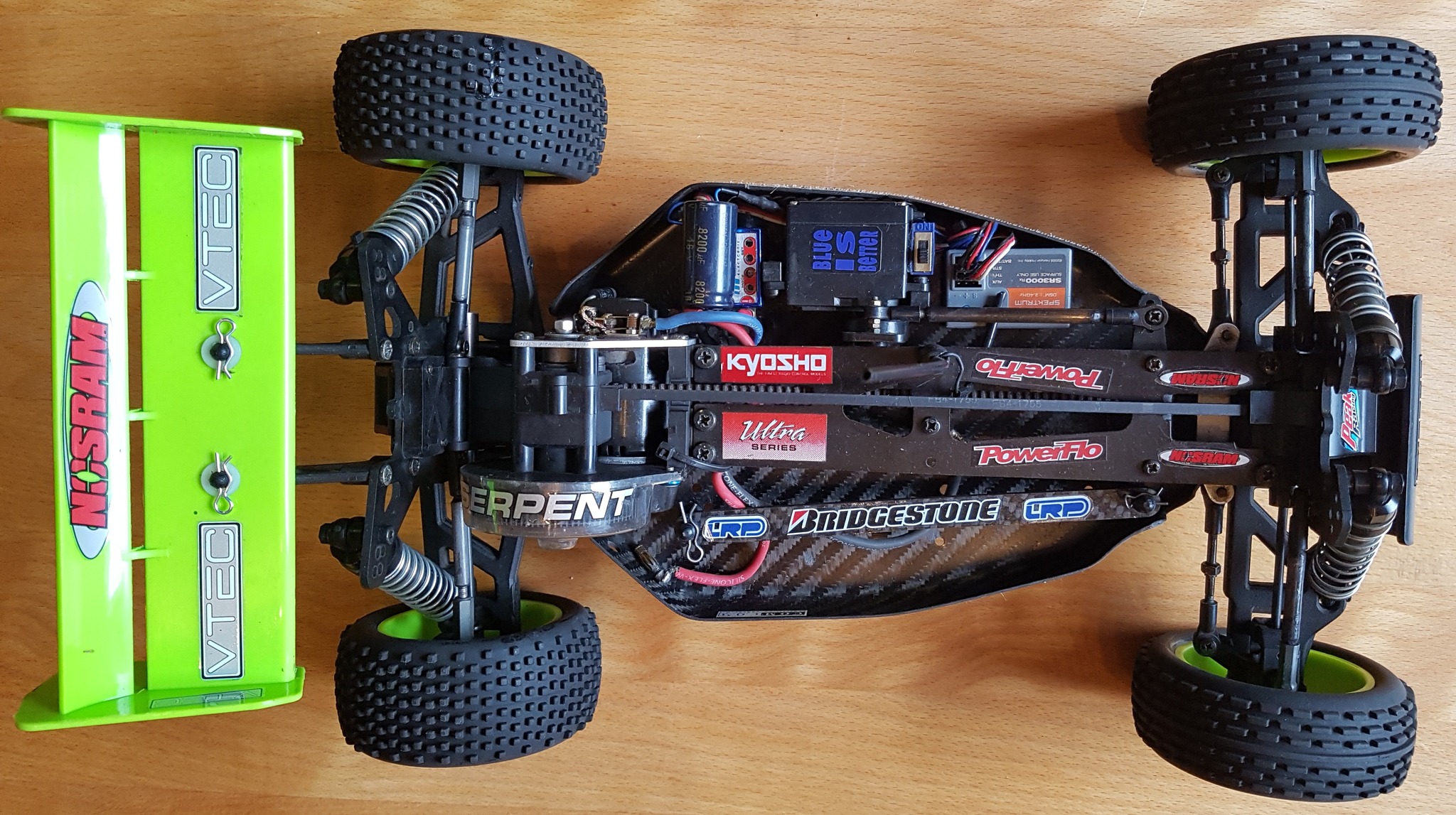 カルロス フォーム Lazer ZX-RR, FIBRELYTE carbon tube chassi, lipo setup (´26 facelift)