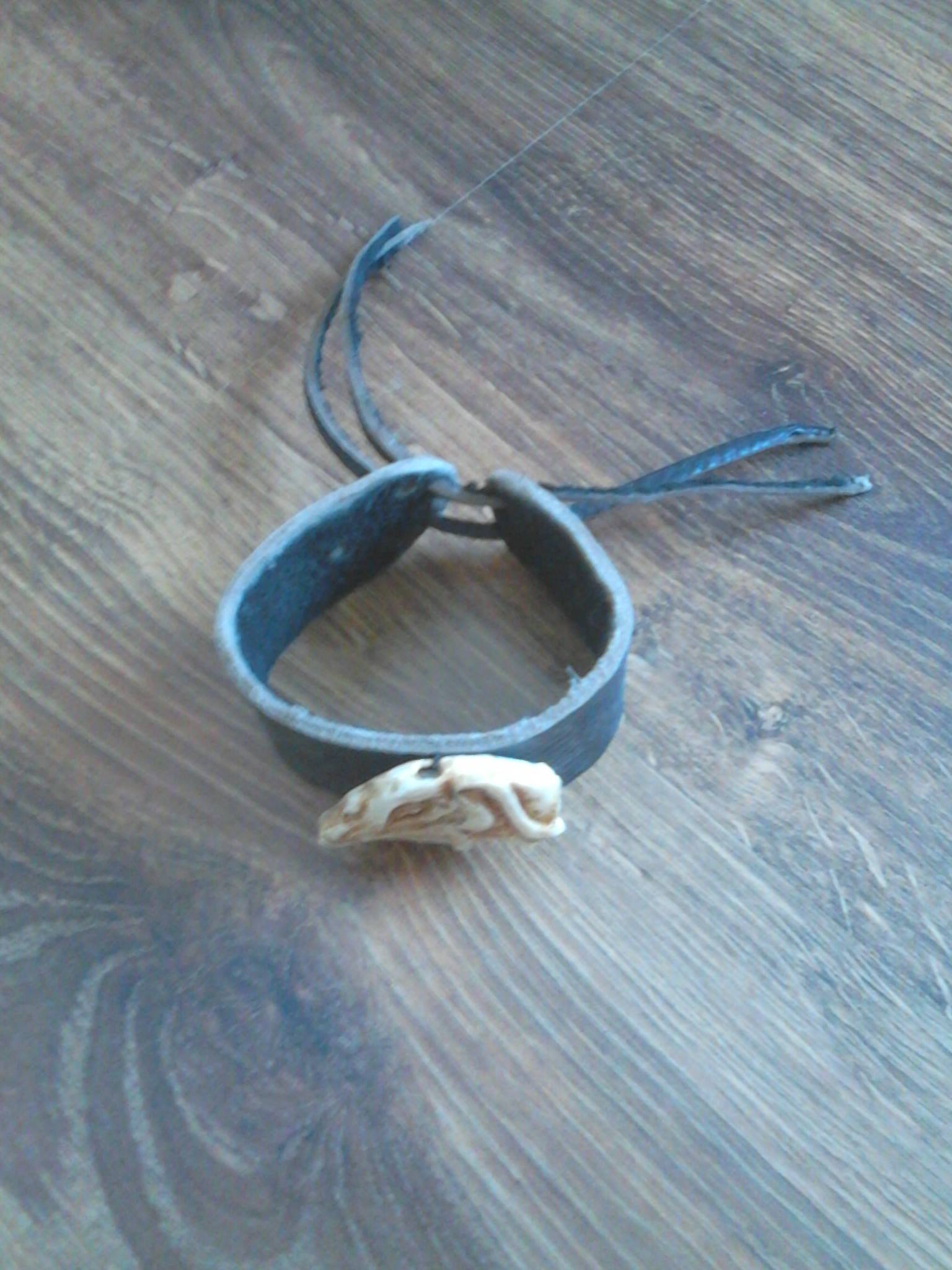 My Leather bracelet featuring the iconic MANOWAR logo on stainless