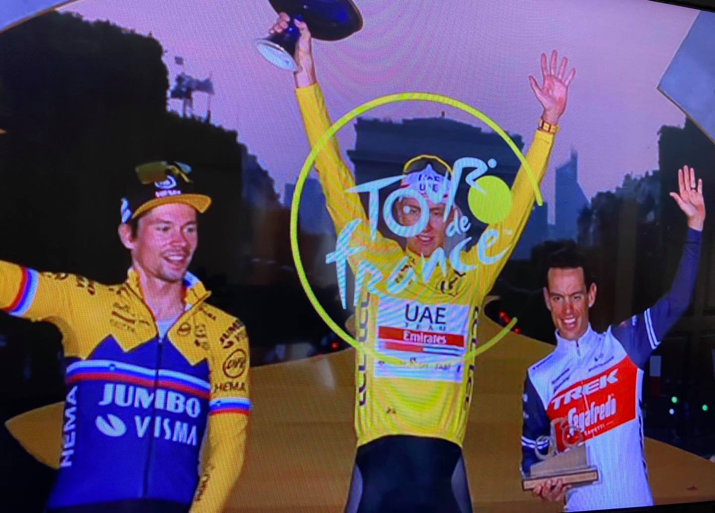 Teleuno Tv - El joven Pogacar gana el Tours de Francia... | Facebook