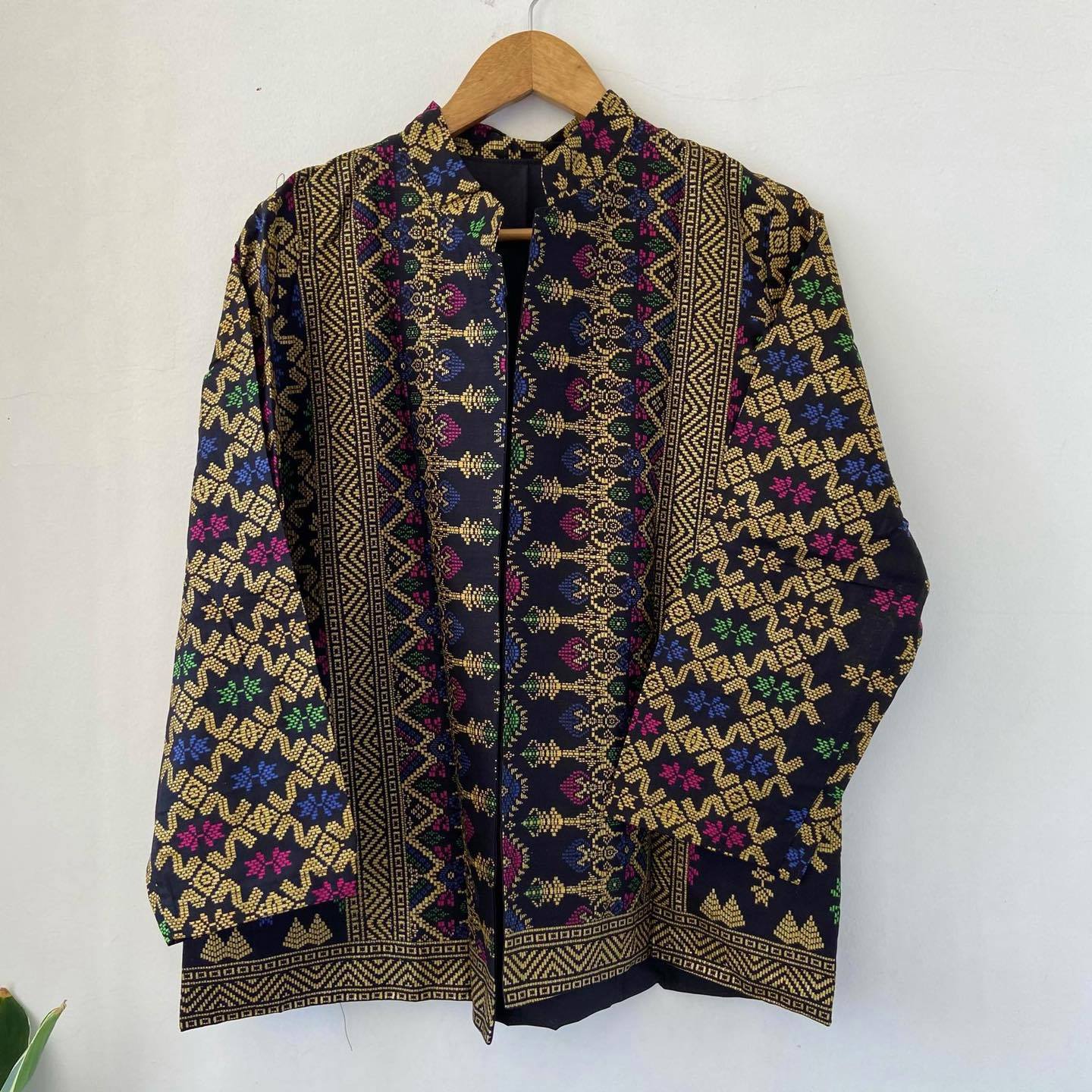 Balik Batik - BATIK BLAZERS 💙 Beautiful patterns and...