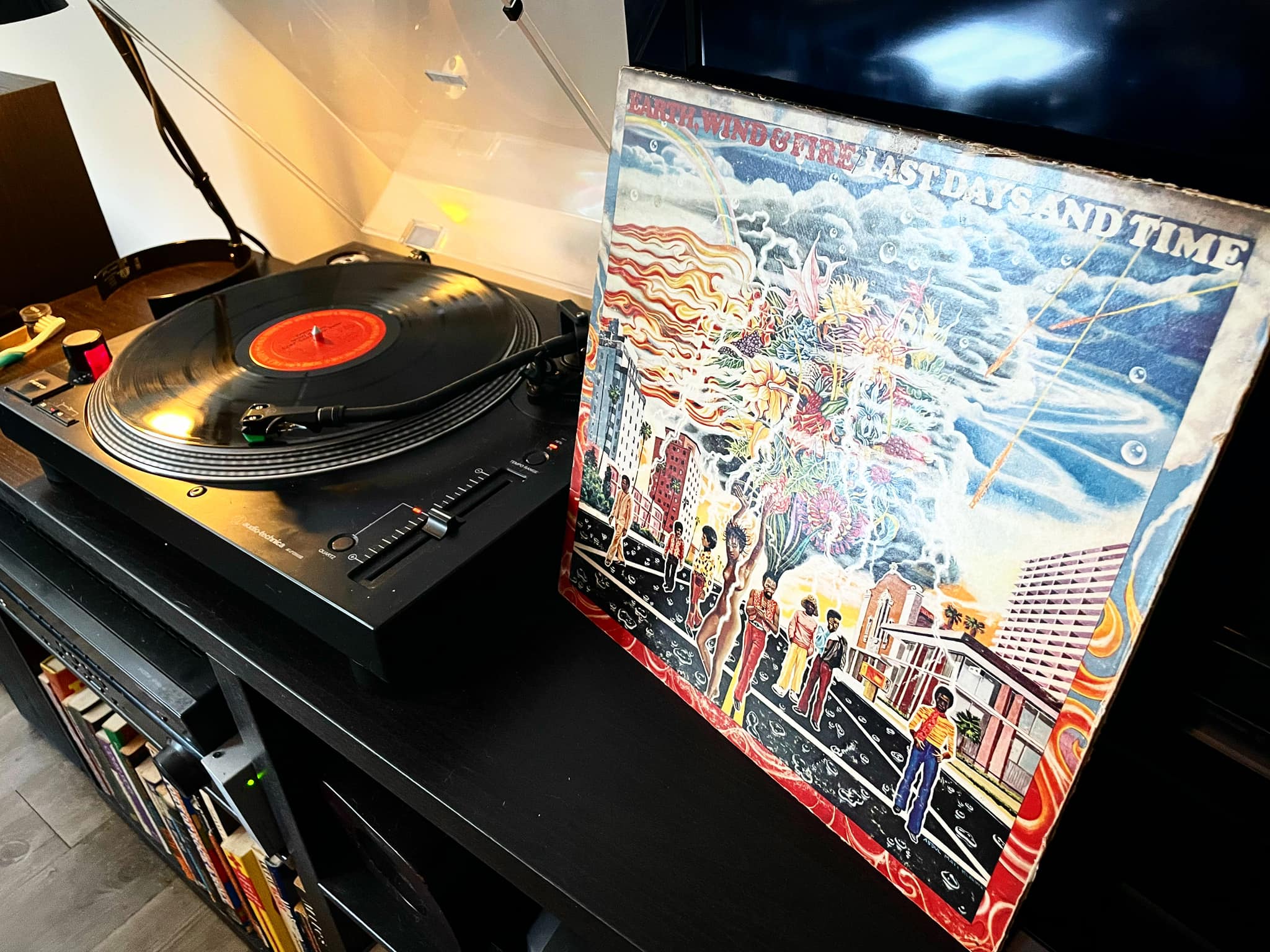 Now playing. Earth, Wind & Fire : Last Days and Time (October 1972