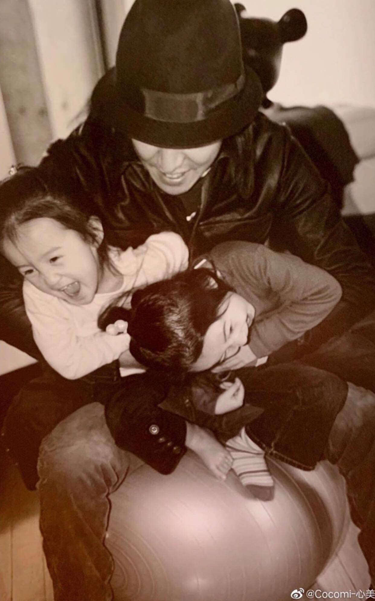 Takuya Kimura 木村拓哉 - 6/21 Happy Father’s Day!👨‍👧‍👧😍 So sweet!🥰😘💘💘💘 #木村 ...