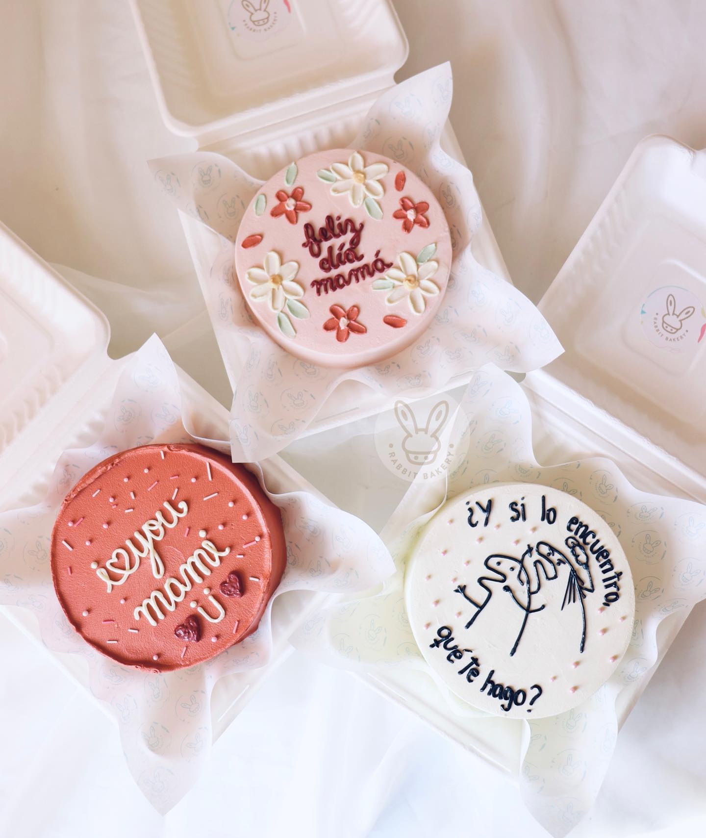 Rabbit Bakery - Nuestros cakes pequeños o grandes son... | Facebook