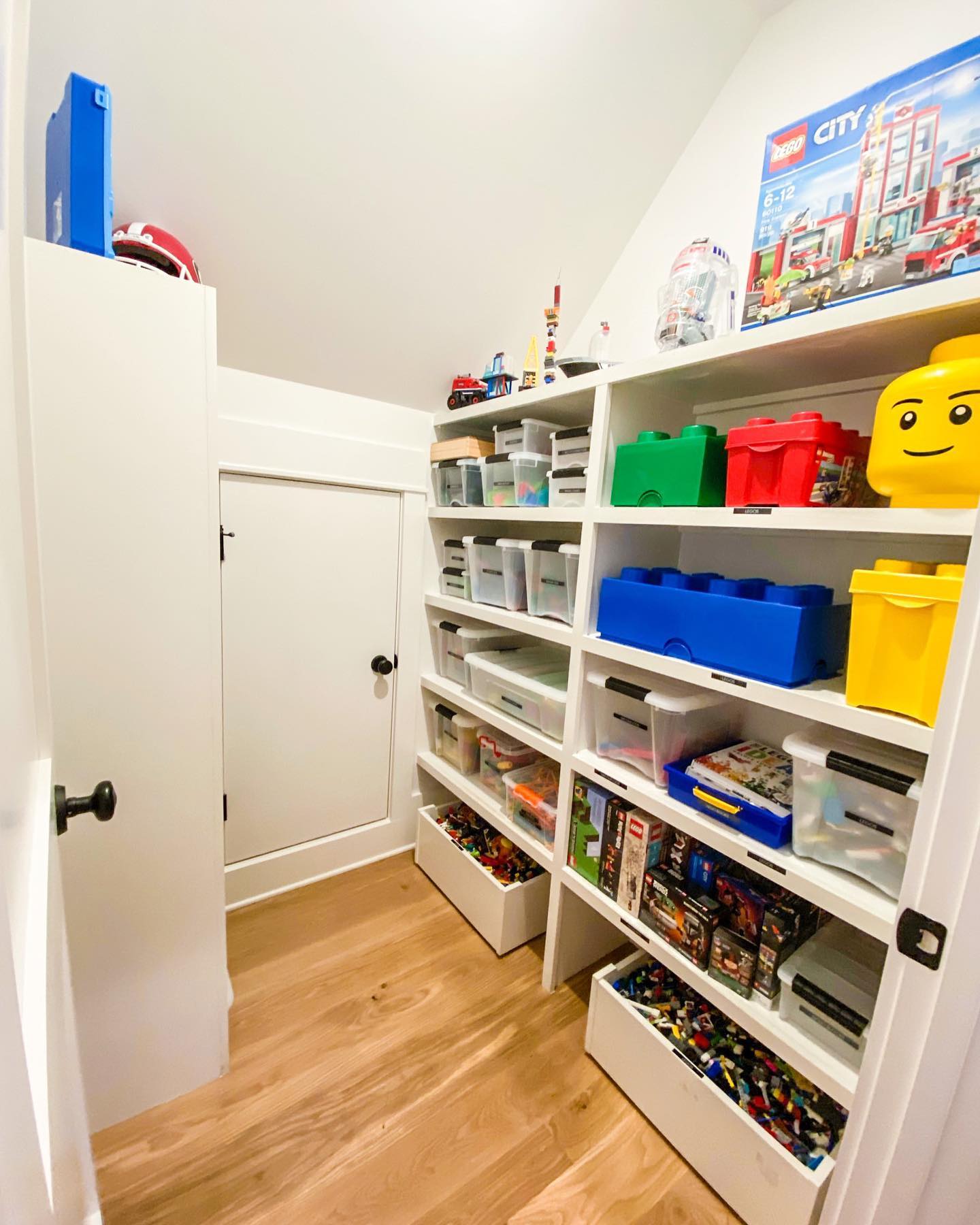 Stored Simply - PLAYROOM TRANSFORMATION - CLOSET Swipe...