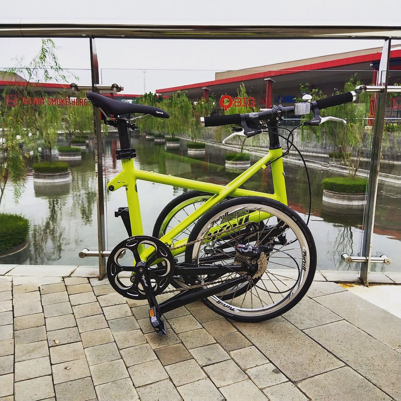 Tyrell FXα in Pear Yellow/Gloss Black 🇯🇵Japan 20” folding bike