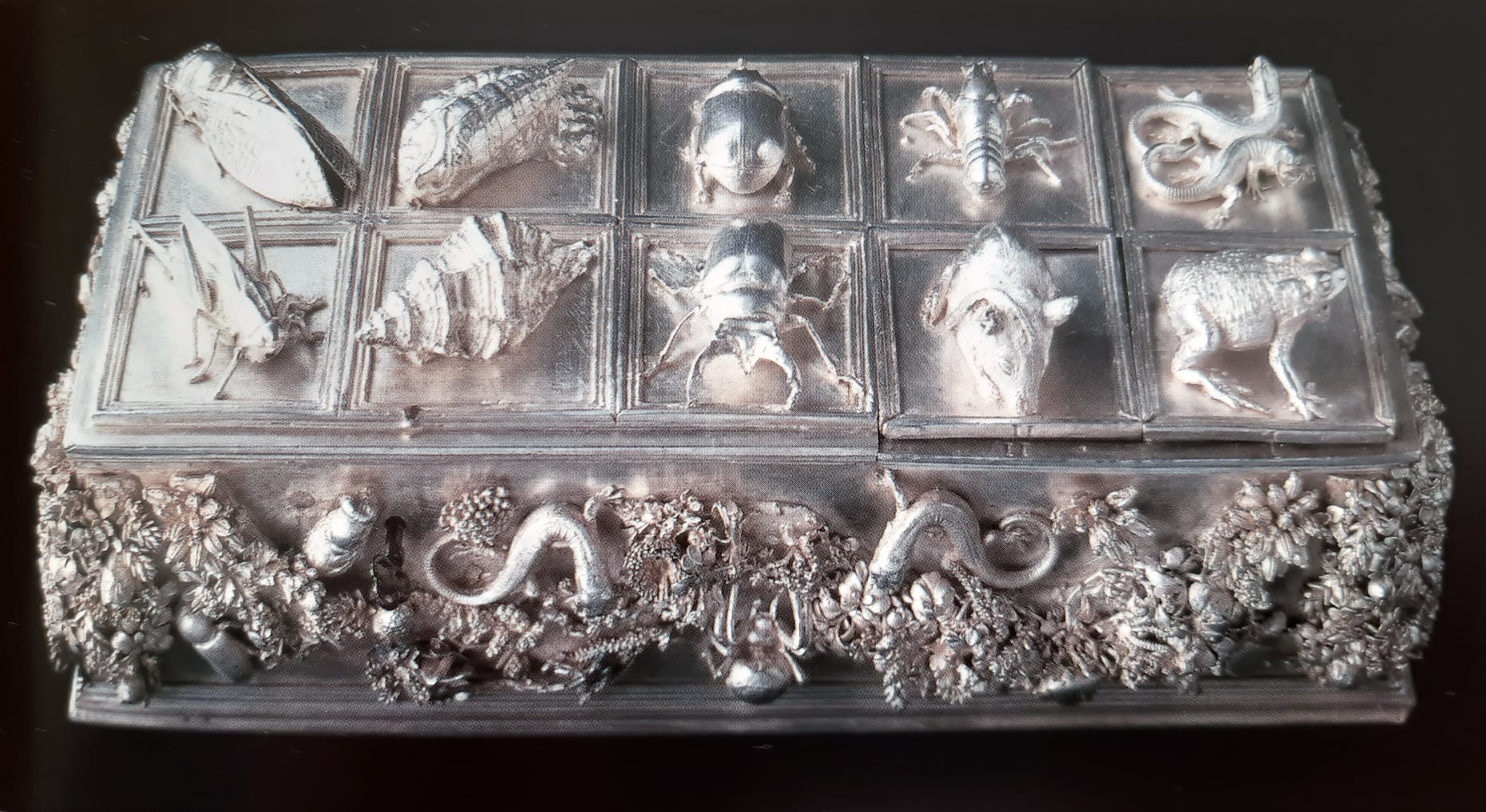 Wenzel Jamnitzer's silver box with shell decorations