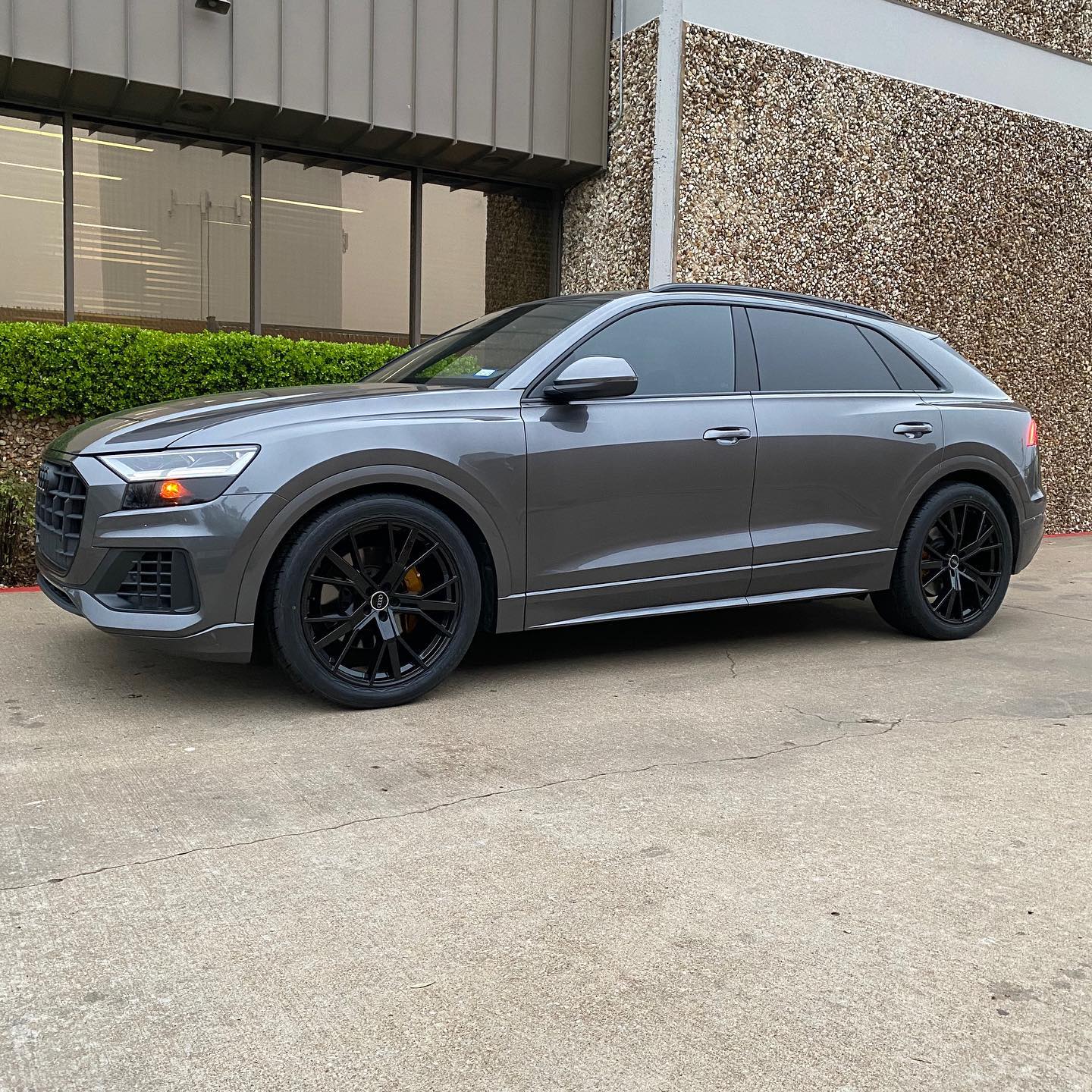 2019 Audi Q8 brake calipers... - Unit F14 Powder Coating