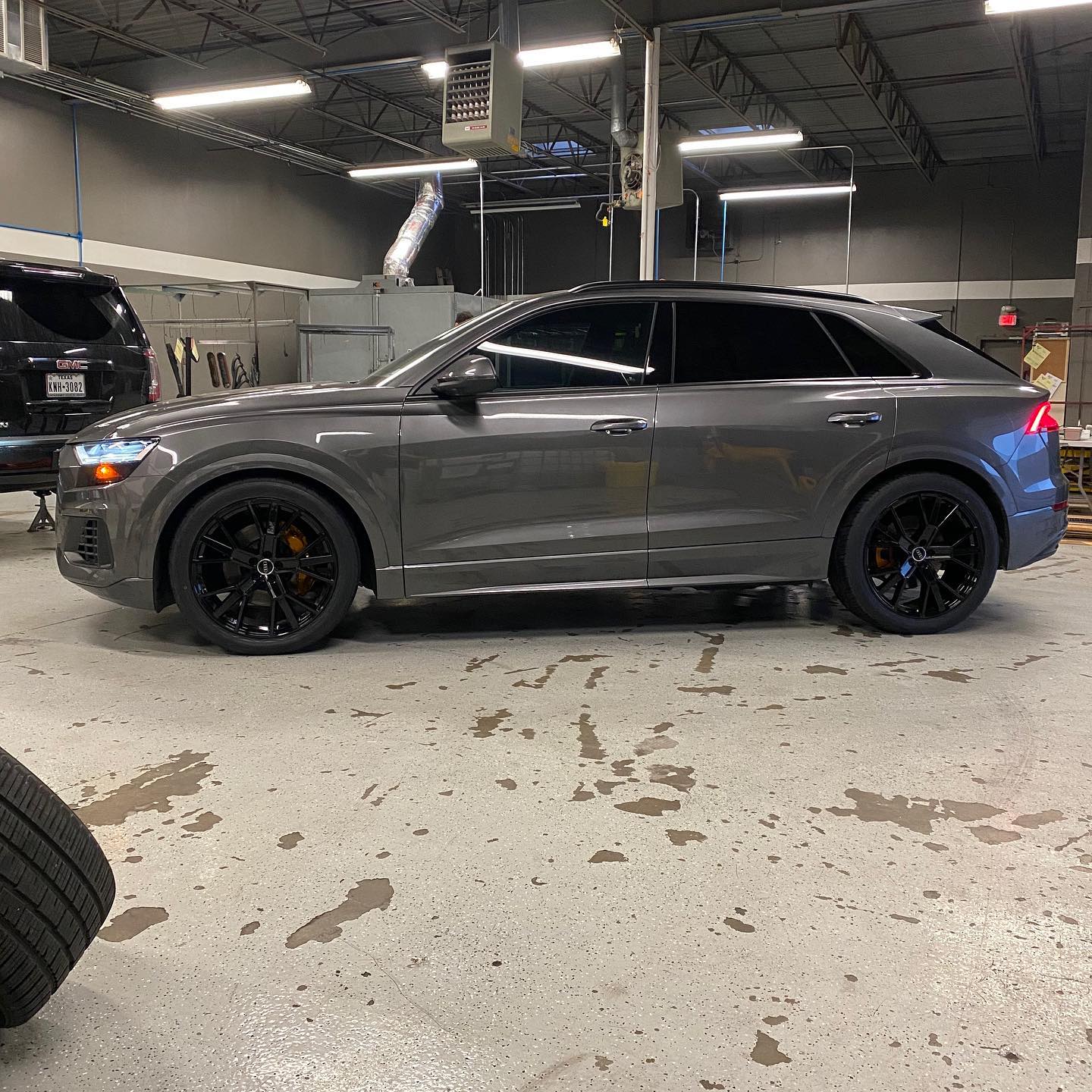 2019 Audi Q8 brake calipers... - Unit F14 Powder Coating