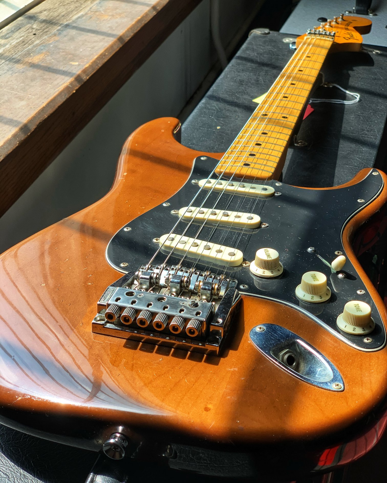 #Straturday Here’s a rocker from the... - Elderly Instruments | Facebook