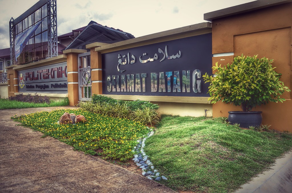 Laman Rasmi Politeknik Nilai Postimet Facebook