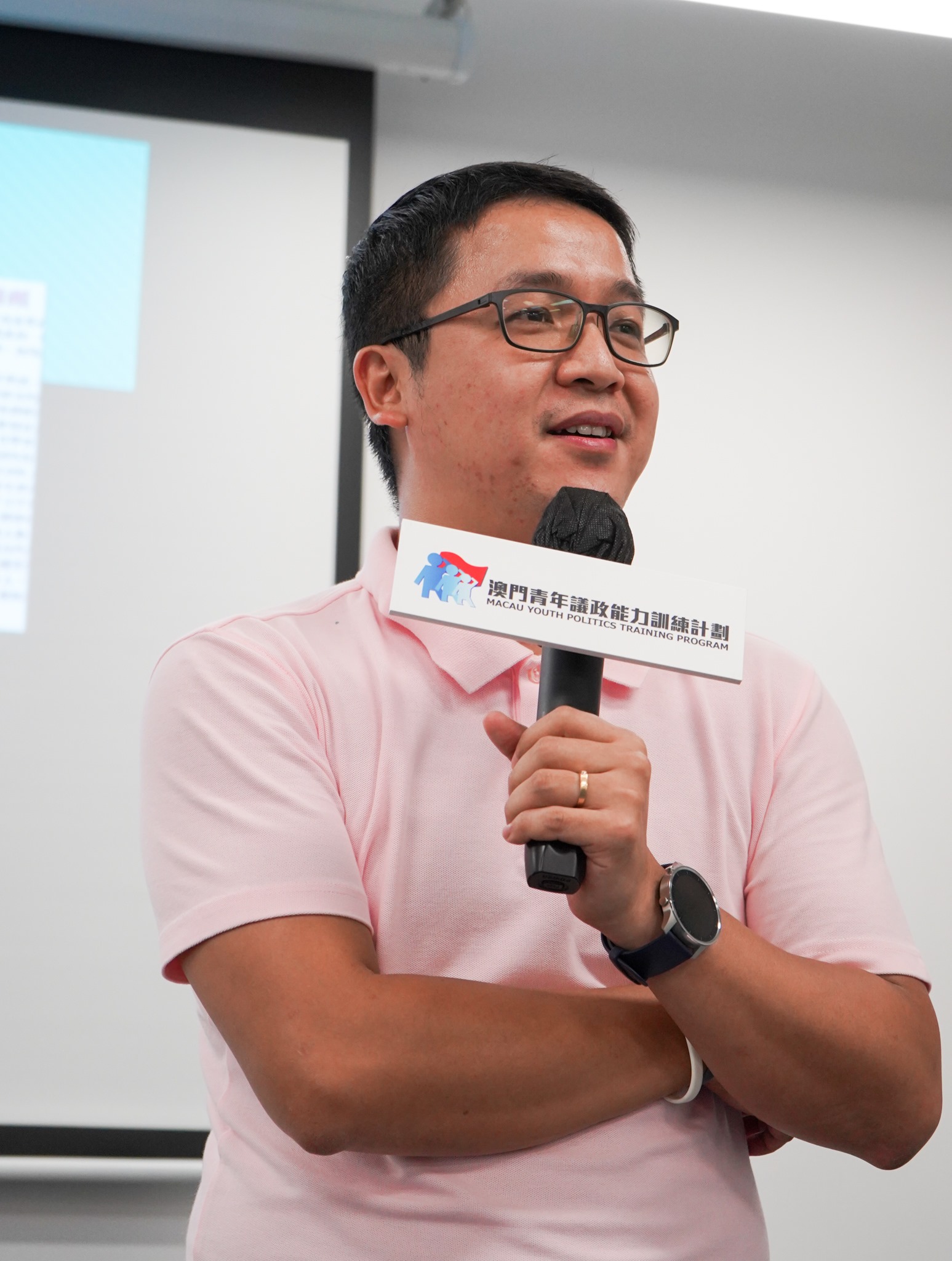澳門青年聯合會 - 澳門青年聯合會青年議政能力訓練計劃日前(26日)邀請到傳新澳門協會林宇滔理事長講述時政分析與評論技... | Facebook