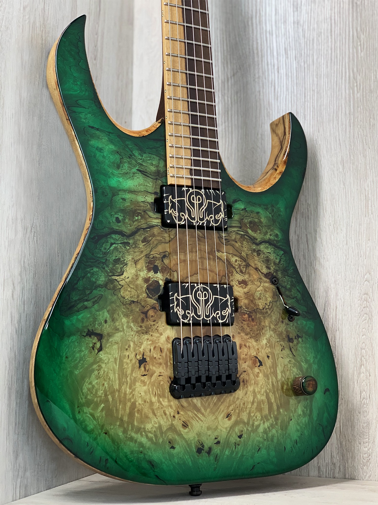 Mayones Duvell Elite 6 Custom Shop 🎸💚💥🔥🤘 Spalted Maple top