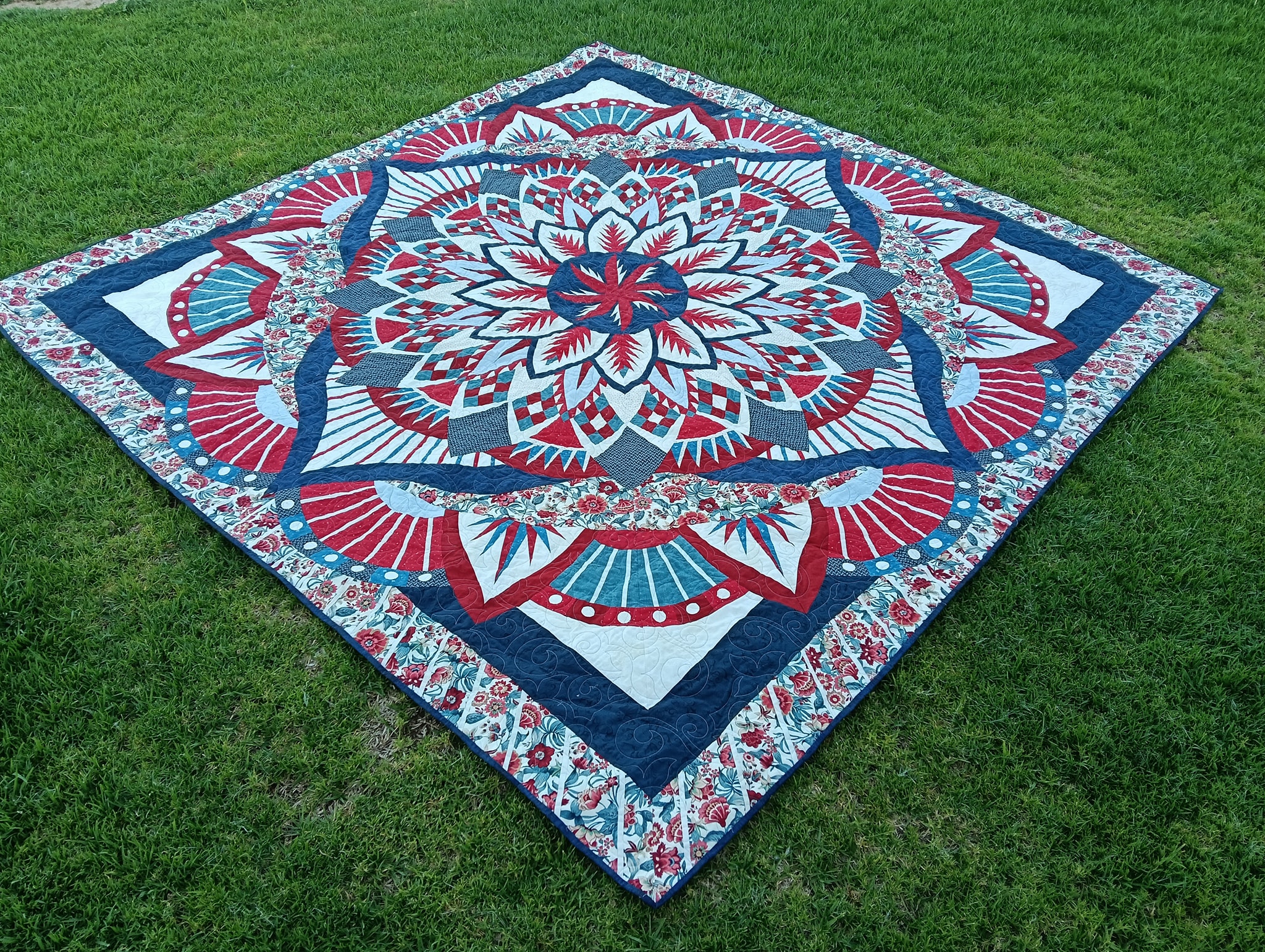 Dinner plate dahlia quilt completion