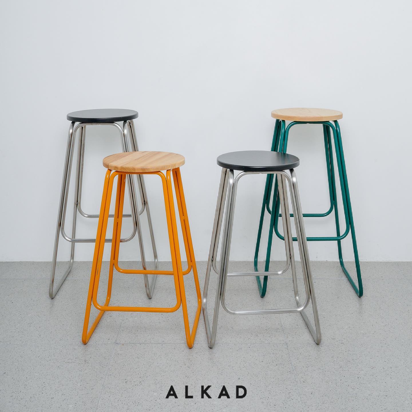 Alkad Studio - 새로운 스툴이 추가되었습니다! 🪑 알카드가 준비한 새로운 색상과 모양의...