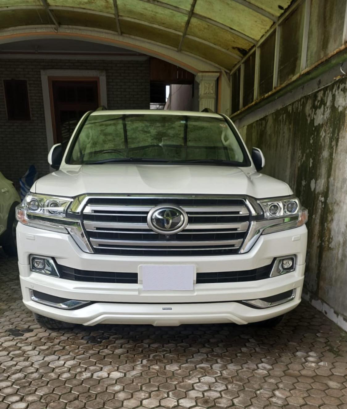 Toyota land cruiser (LC 300) Model 2022 Import 2024 8,000 milages