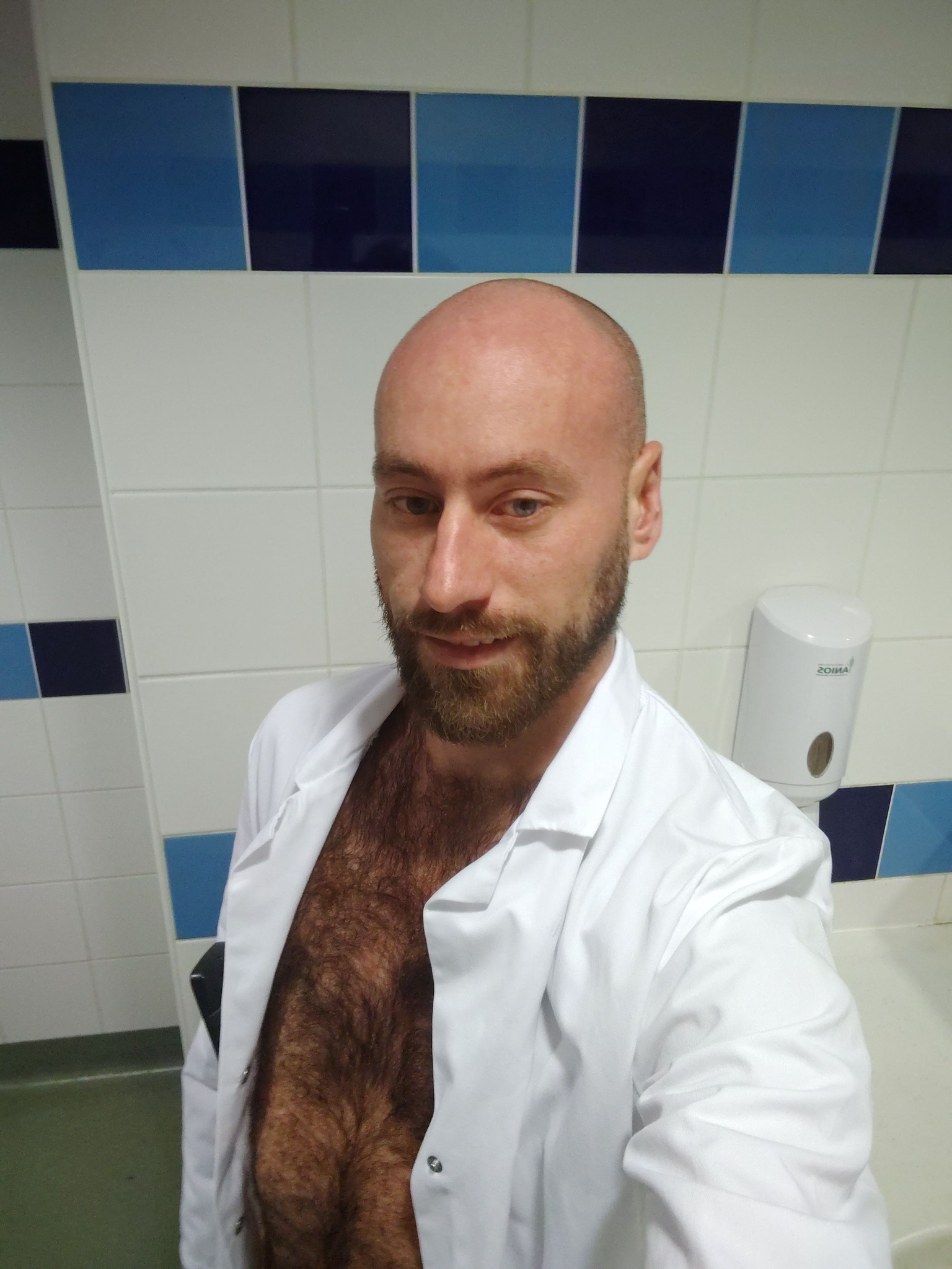 Alexandre - Une p’tite dernière photo de L’Anne 😉 La blouse ouverte, le ...
